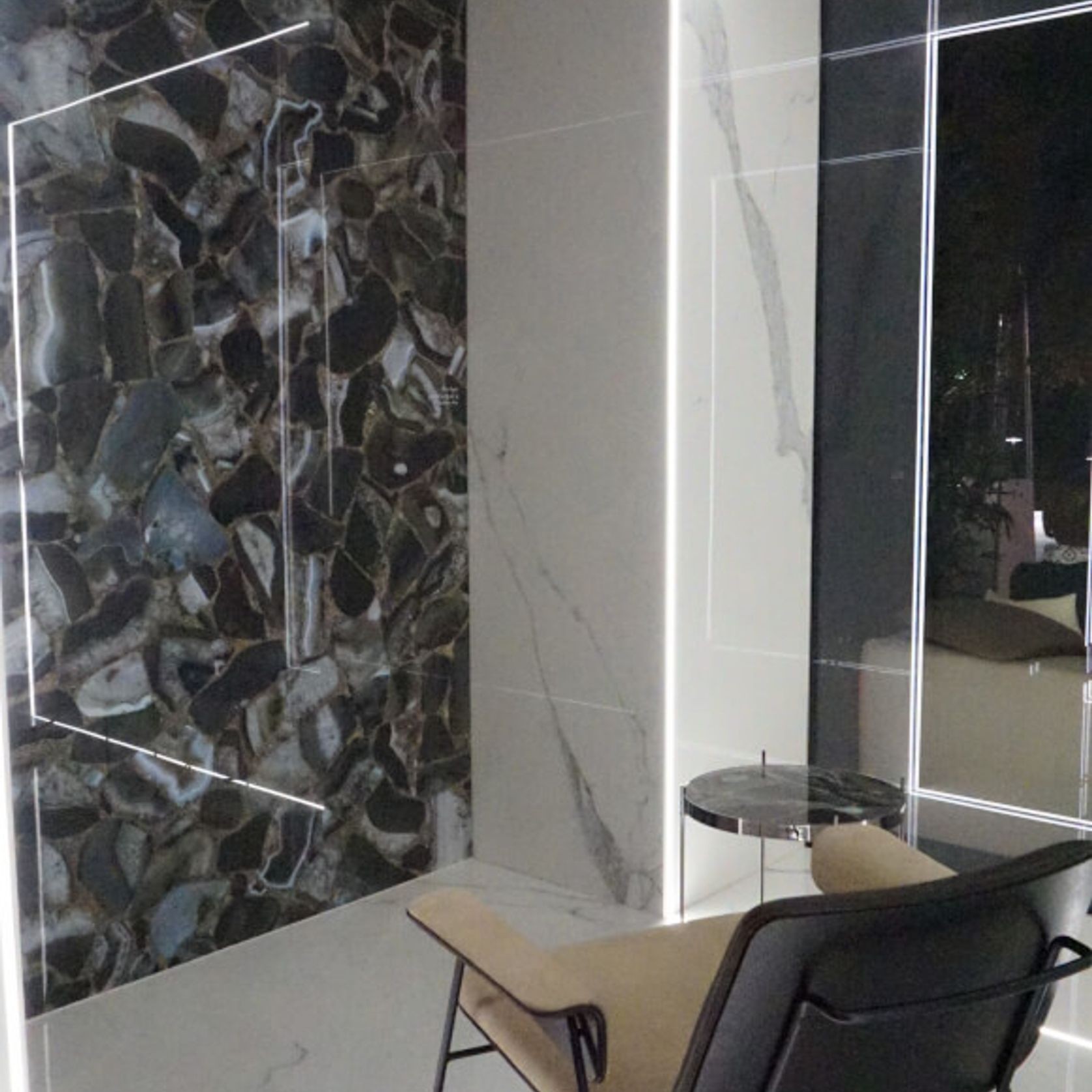 Ultra Agata Tile gallery detail image