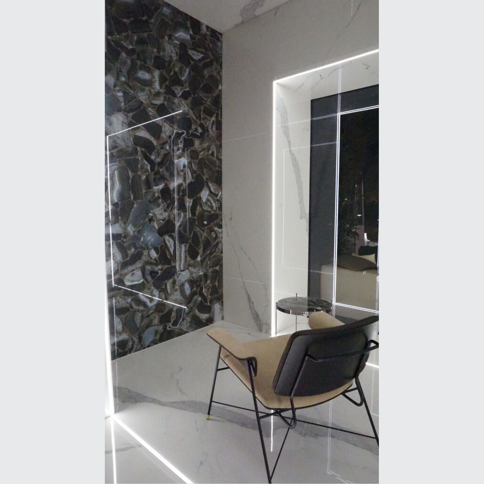 Ultra Agata Tile gallery detail image