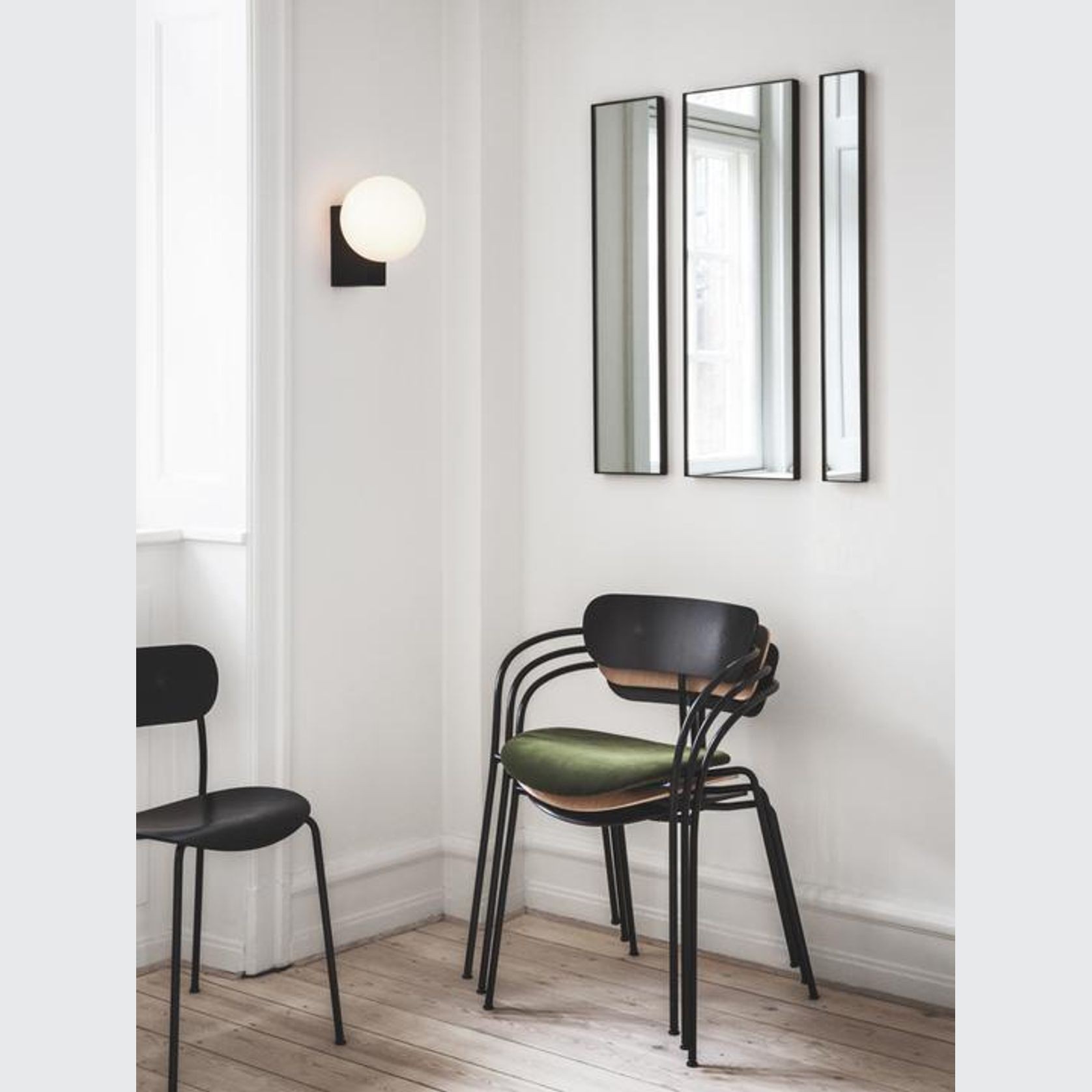 Pavilion chair, upholstered, AV3 gallery detail image