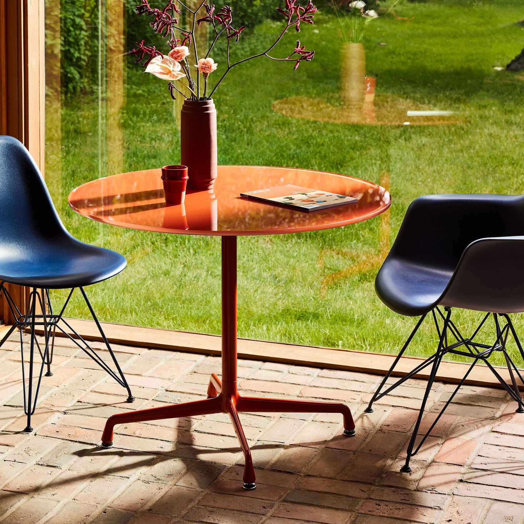 Eames® Dsr Chair by Herman Miller gallery detail image
