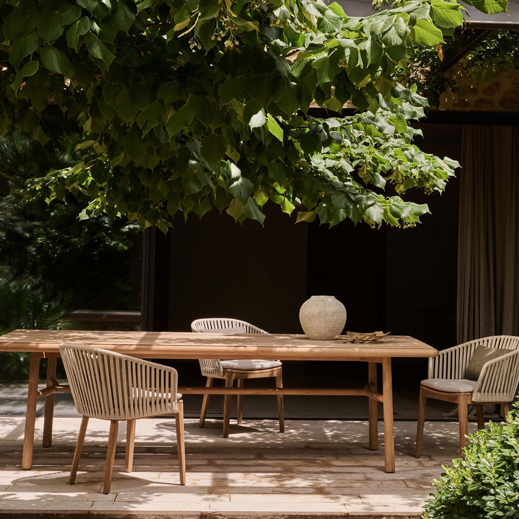 UkiYo | Dining Table gallery detail image