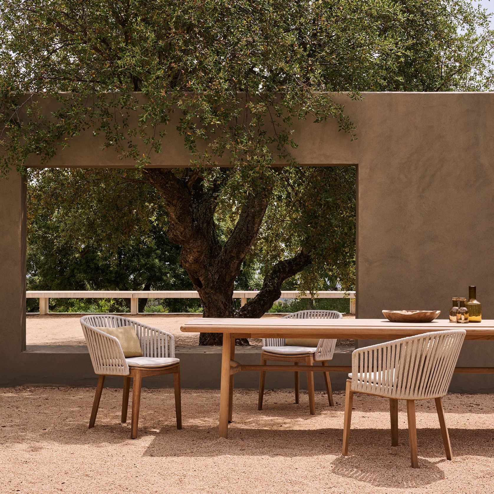 UkiYo | Dining Table gallery detail image
