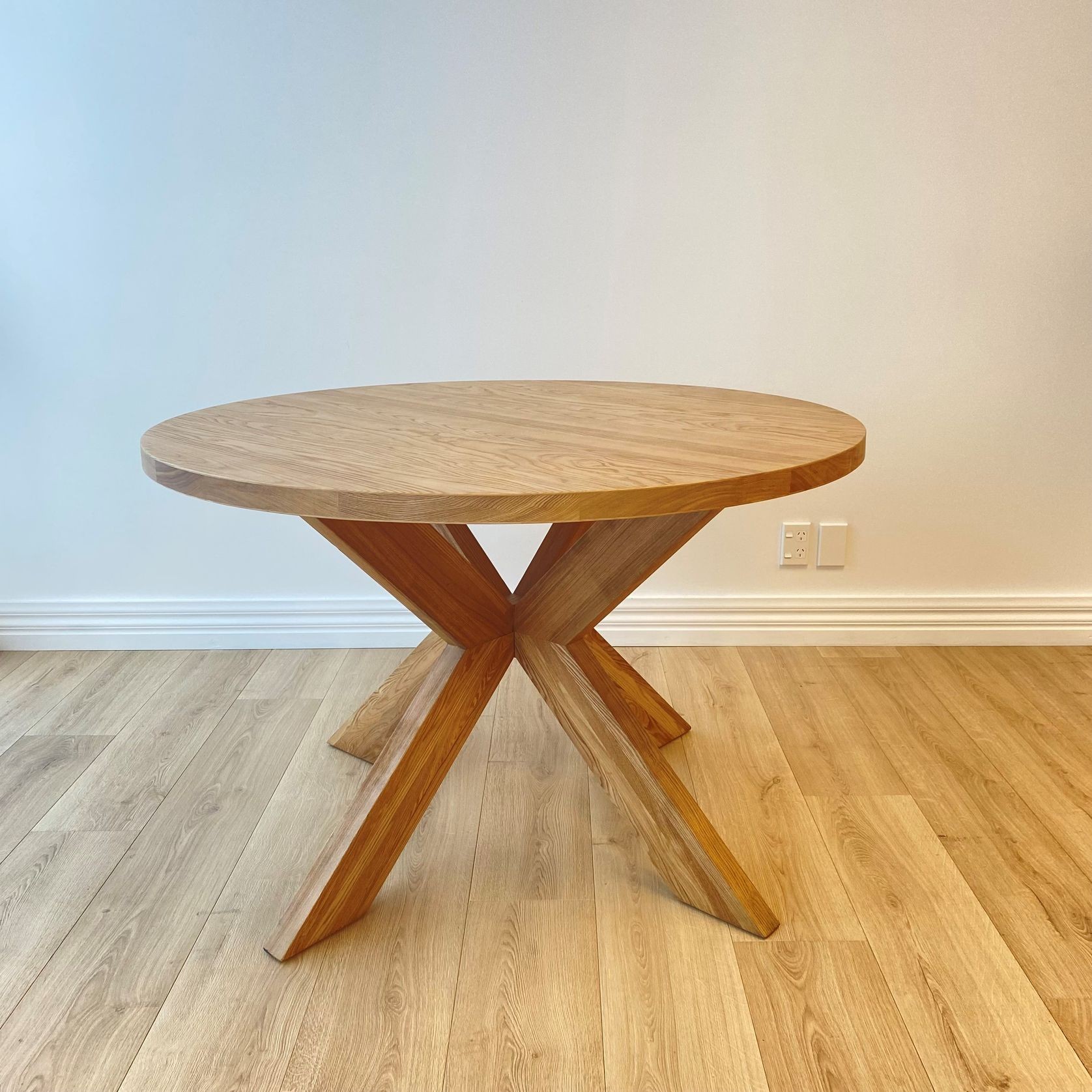 Round Pedestal Dining Table | Natural gallery detail image