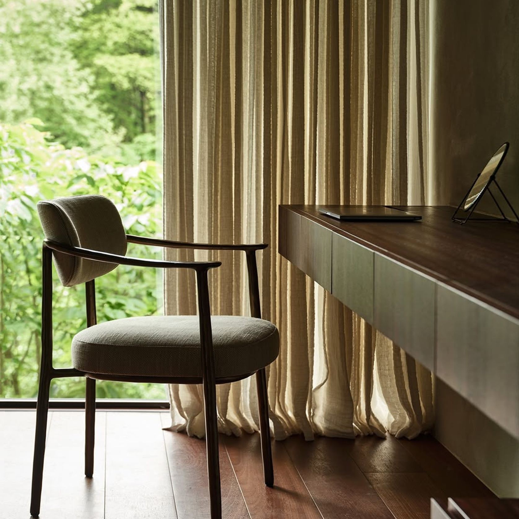 Gentle dining chair gallery detail image