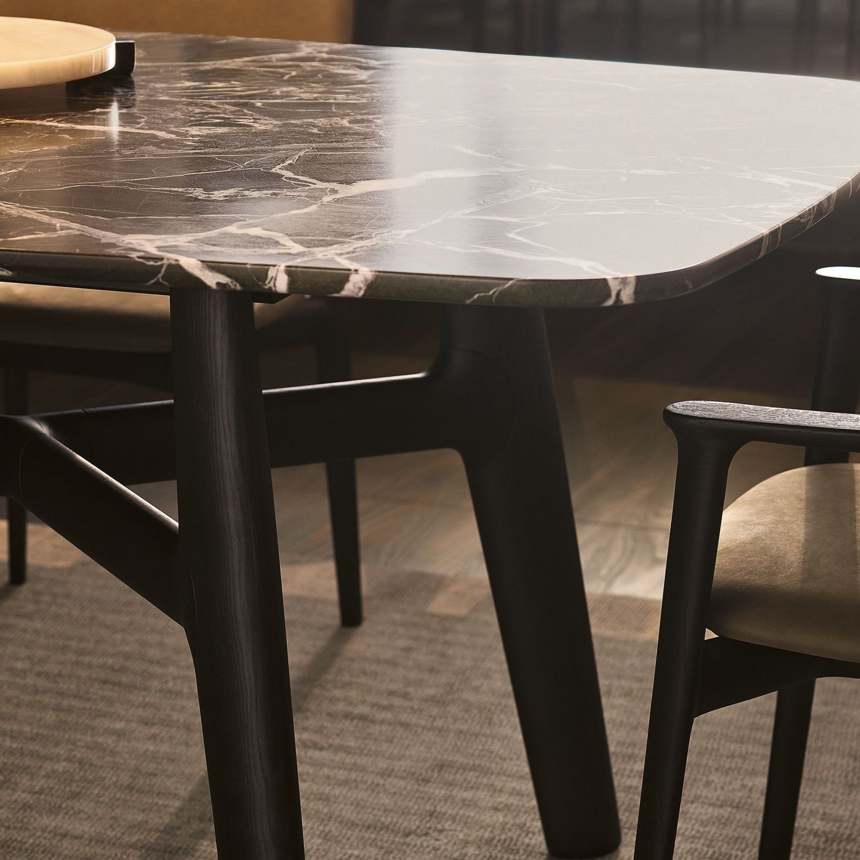 Curve Table gallery detail image