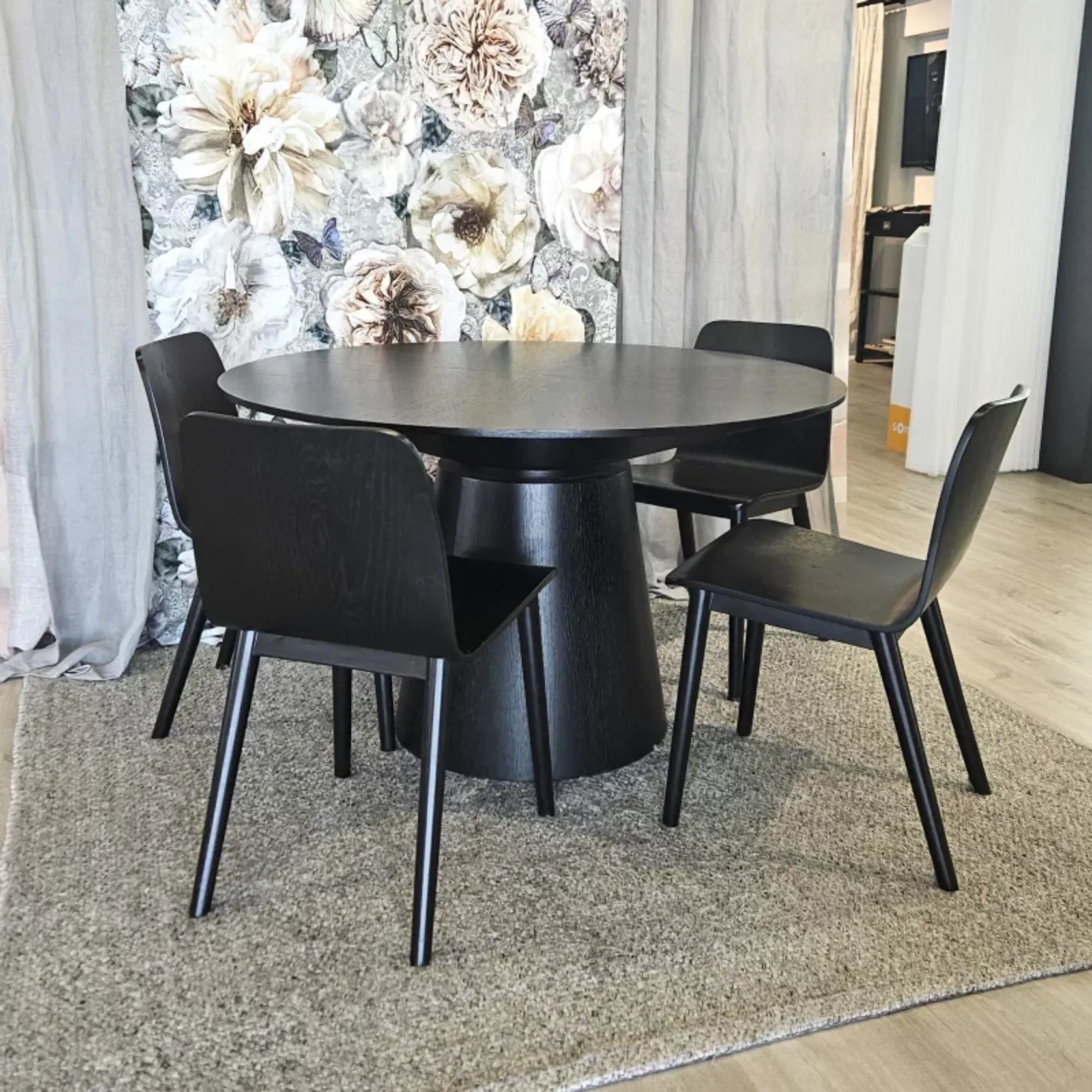 Classique Round 1200 Dining Table gallery detail image