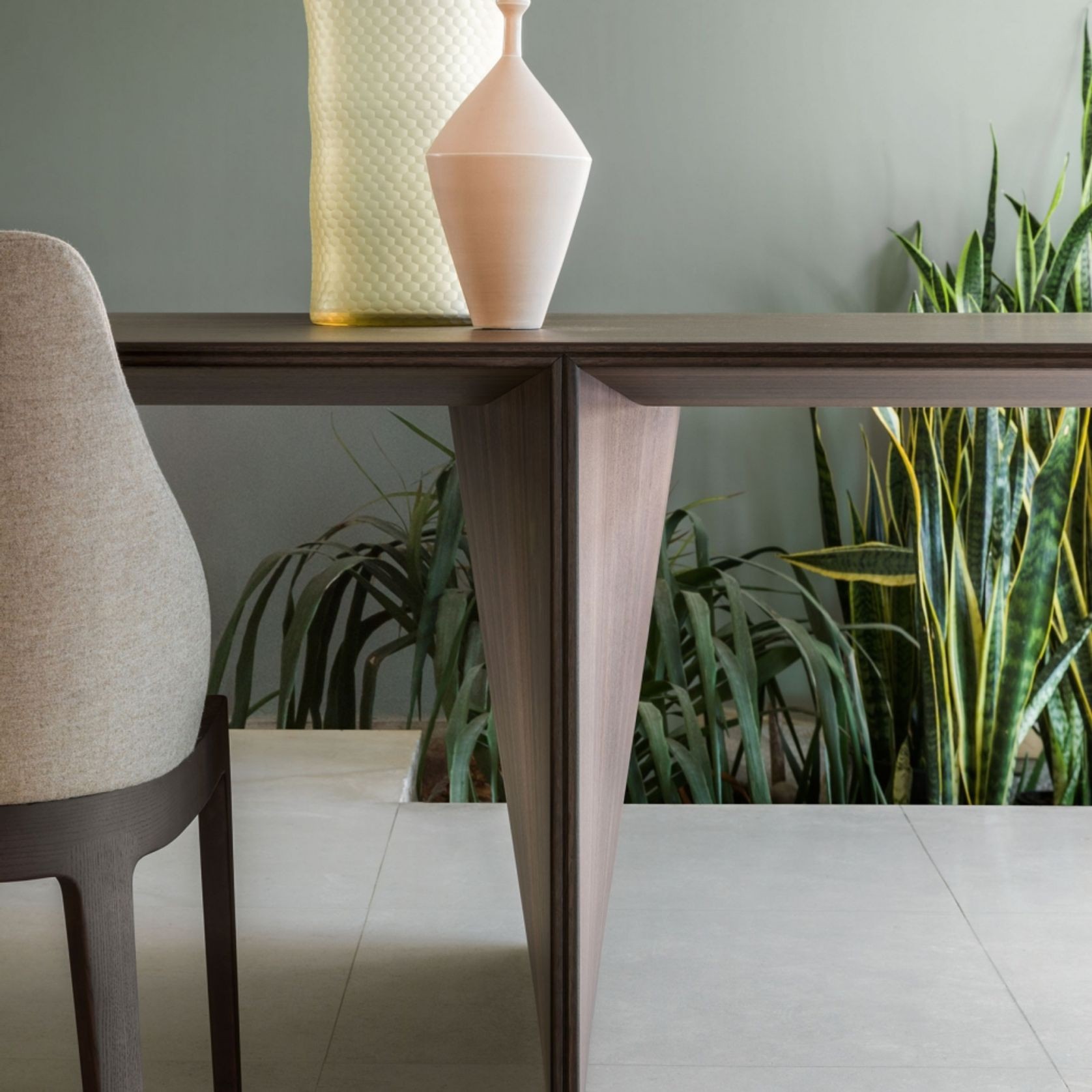 Ava Dining Table by Molteni&C gallery detail image