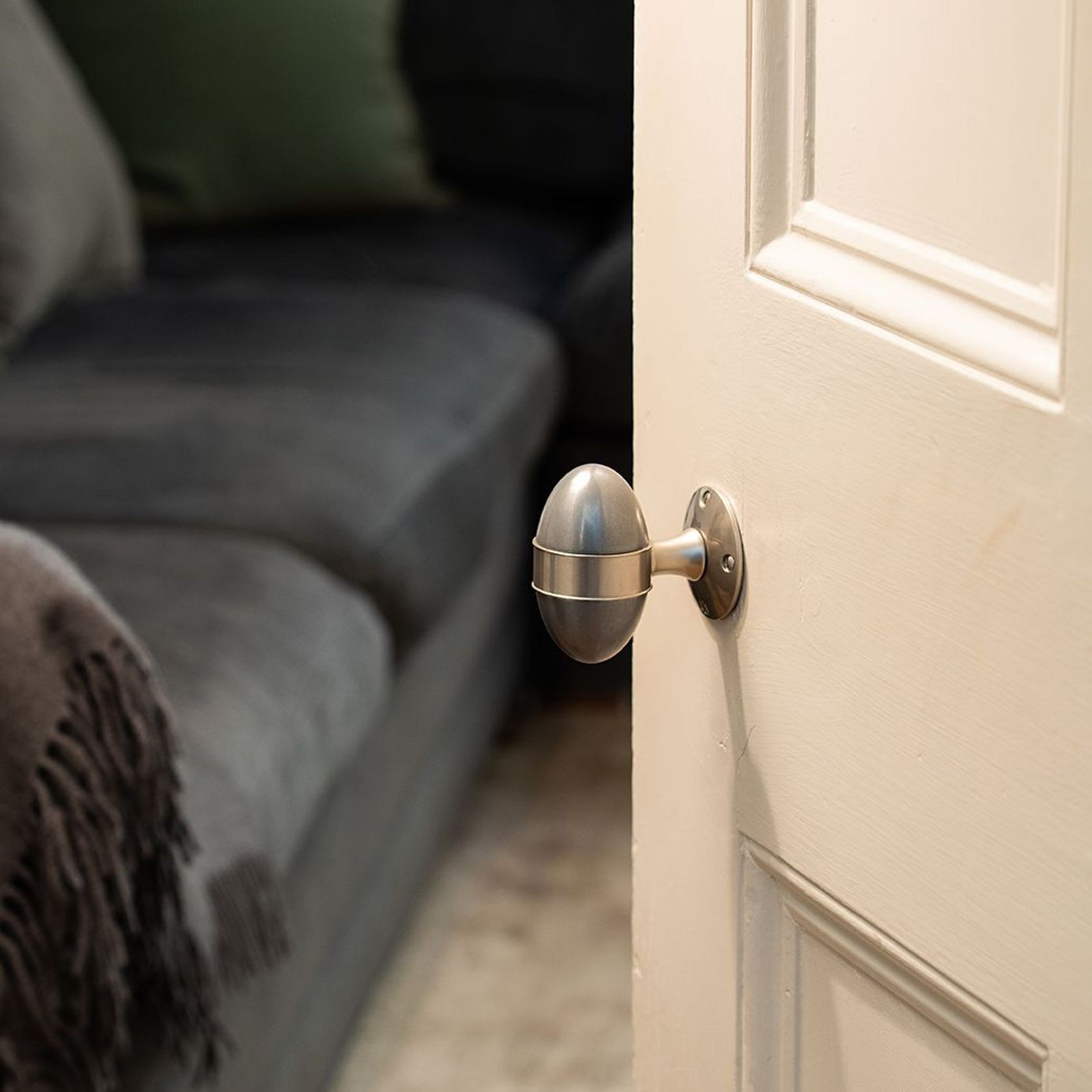 TS S7568 BANDED EGG SOLID DOOR KNOB gallery detail image