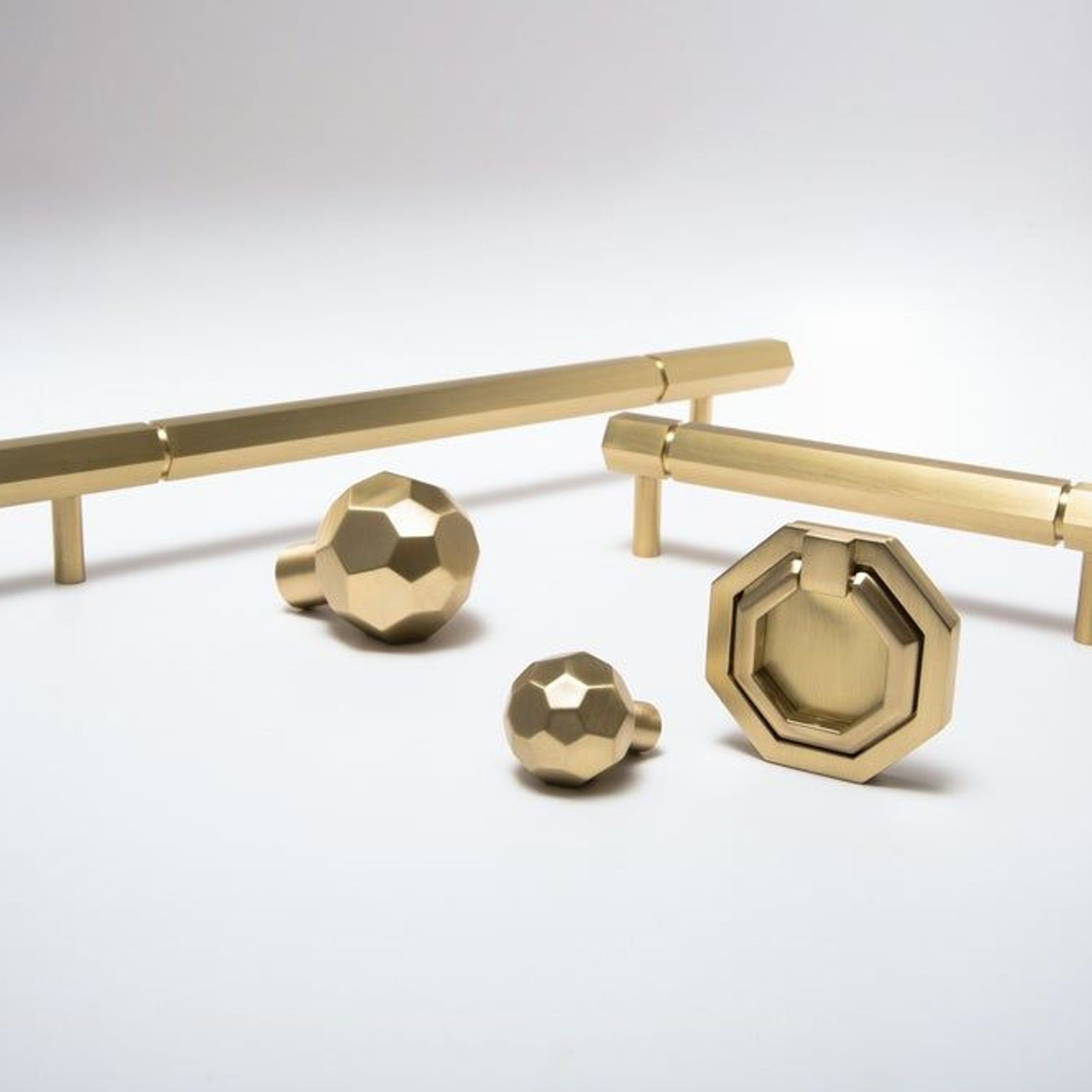 Facet 02L gallery detail image