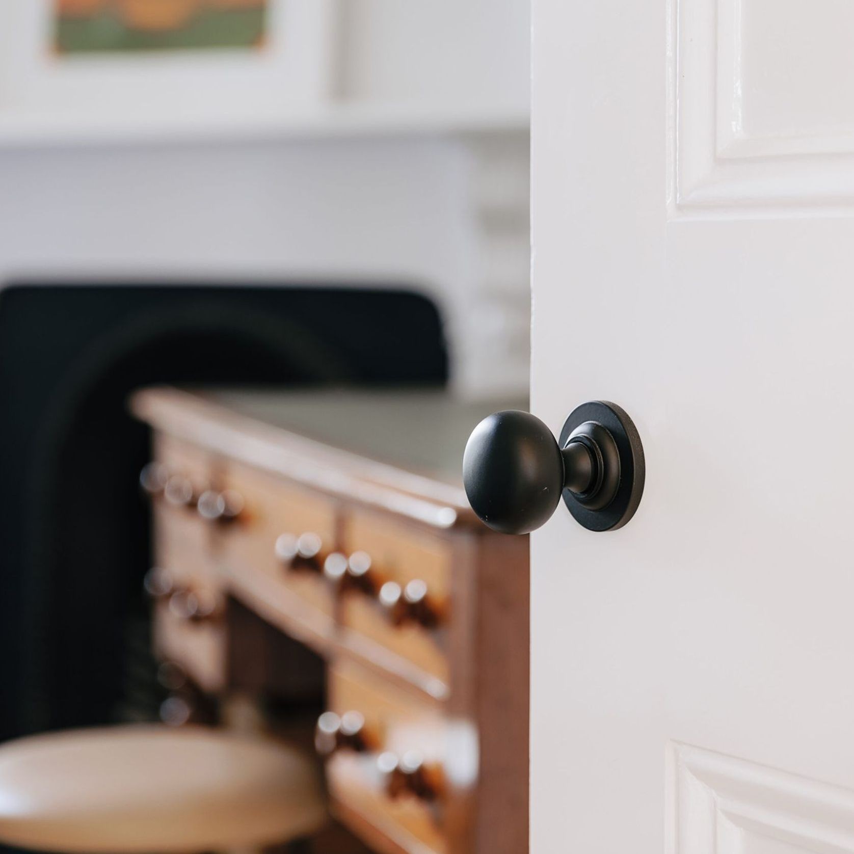 Iver Cambridge Door Knob on Round Rose gallery detail image