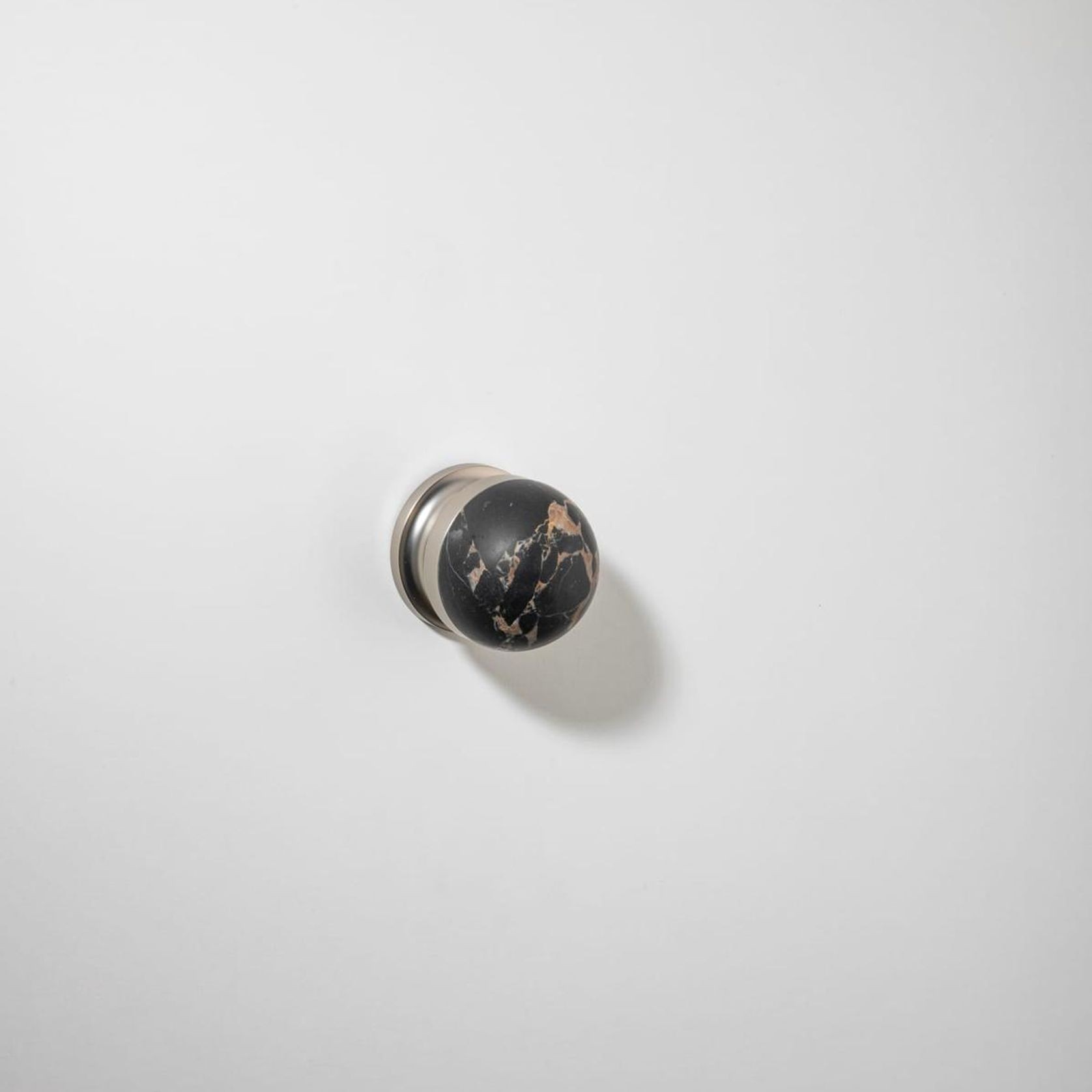 H02 Knob on Rose gallery detail image