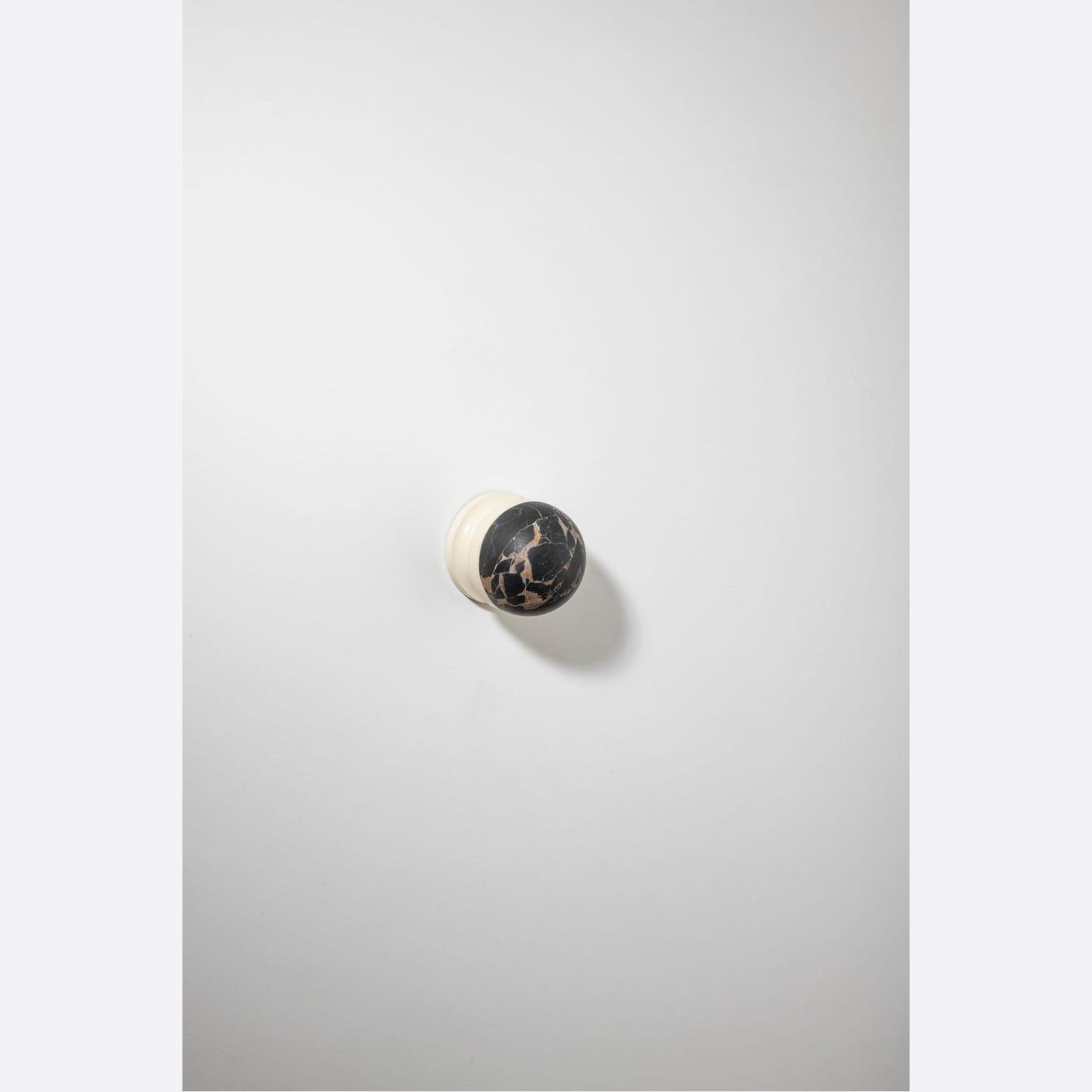 H02 Knob on Rose gallery detail image