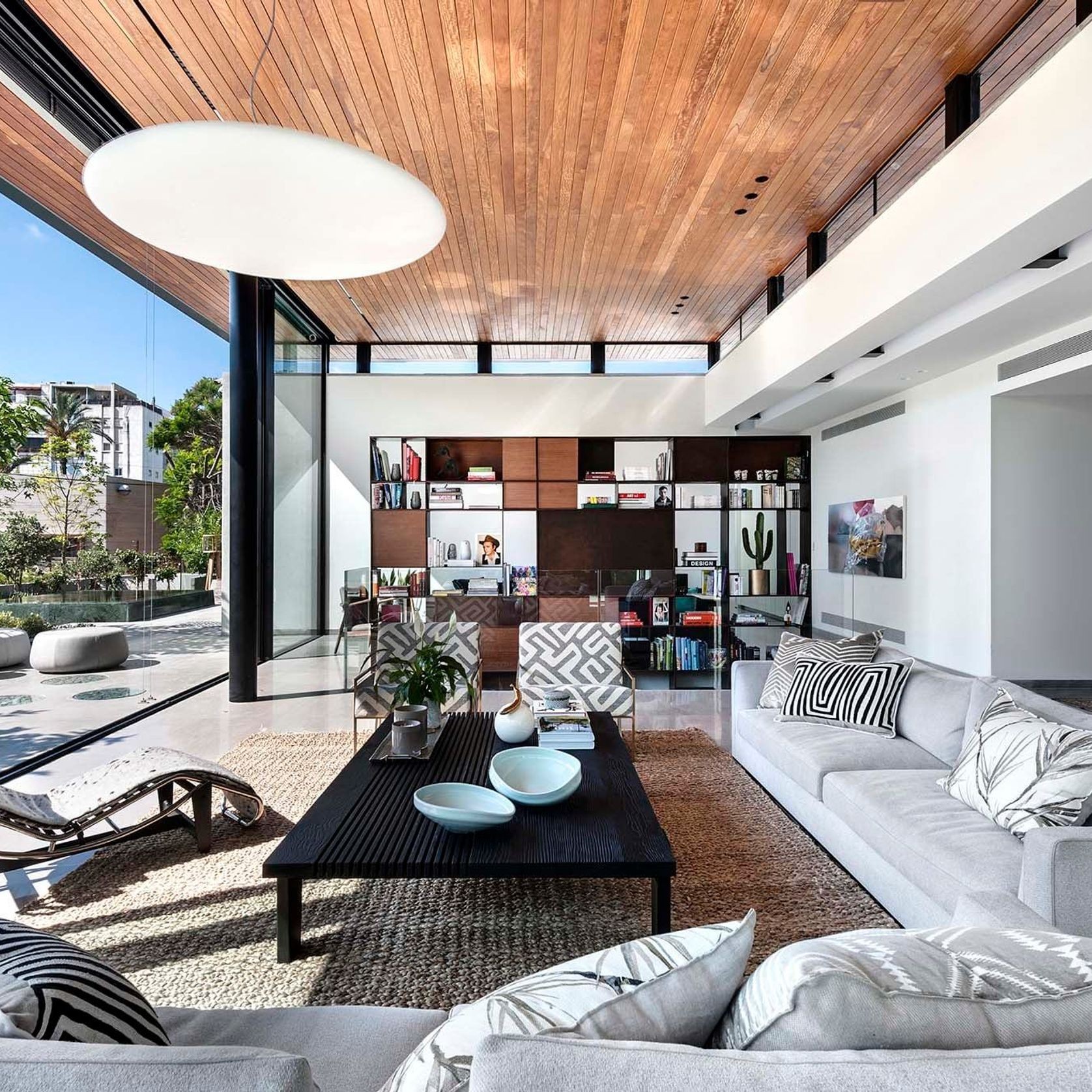 Urbane Thermally Broken Minimalist Sliding Door System gallery detail image