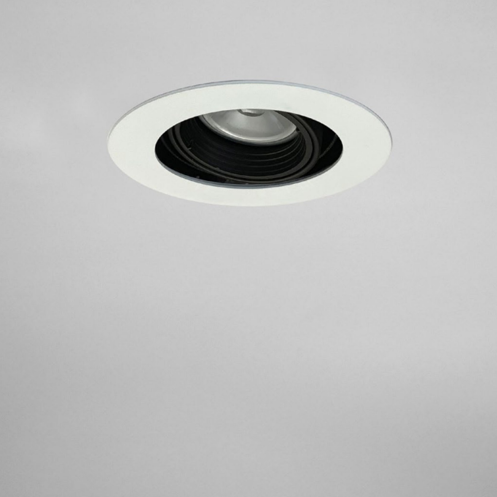 Mondo Round COB Pro Downlight gallery detail image