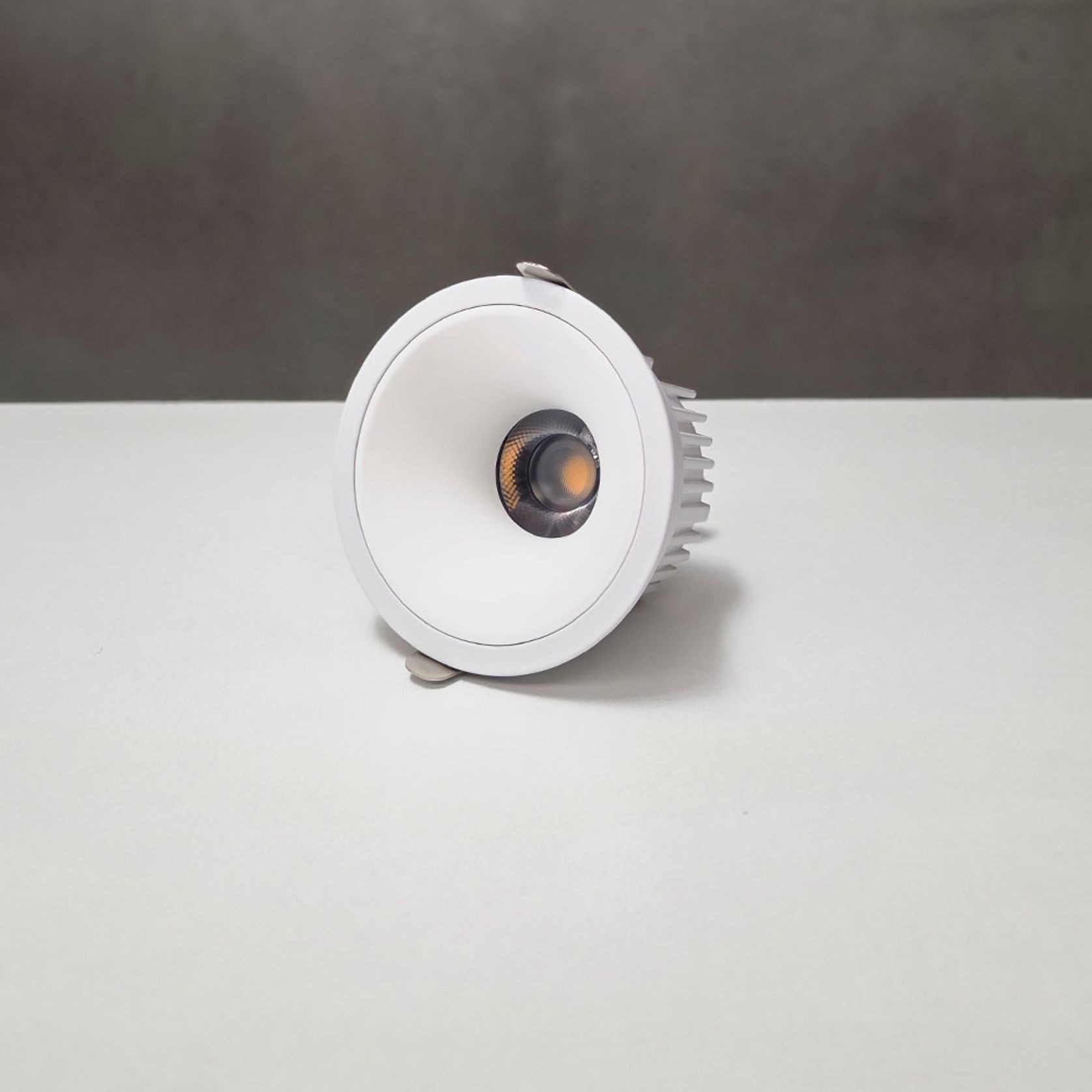 60 deg beam led downlight