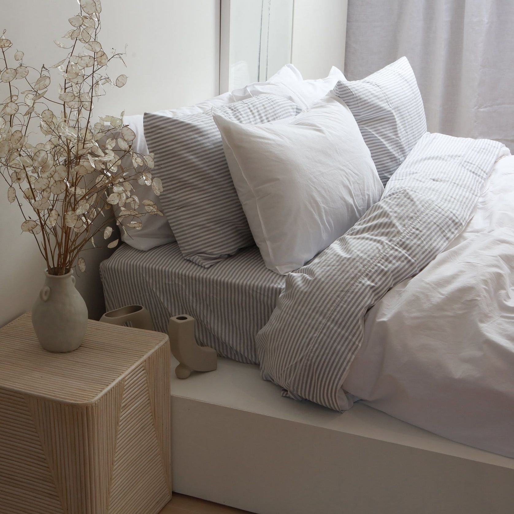 100% Stonewashed Cotton Duvet Set- White gallery detail image