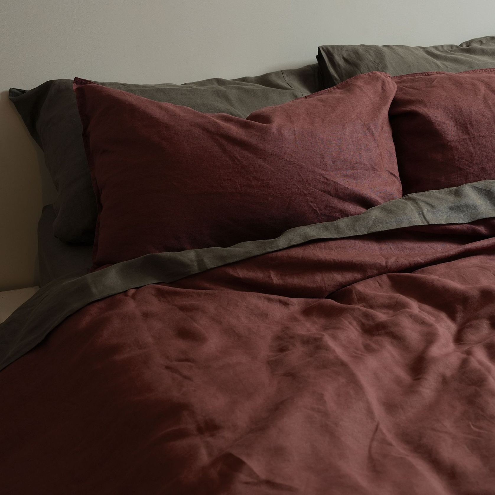 100% French Flax Linen Duvet Set- Antique Rosewood gallery detail image