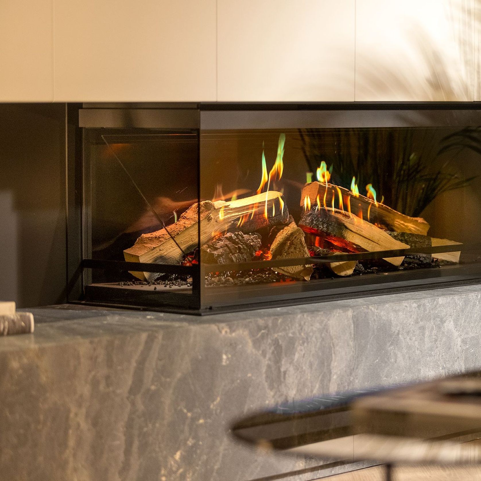 E-One 130 Corner Left - Electric Fireplace gallery detail image