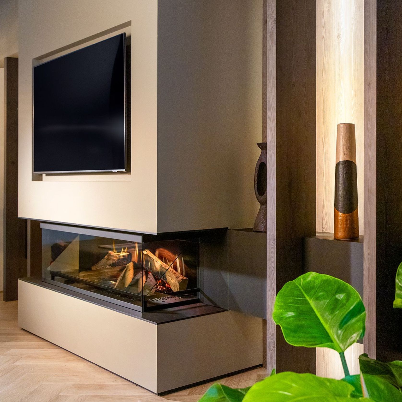 E-One 130 S - 3 Sided Electric Fireplace gallery detail image
