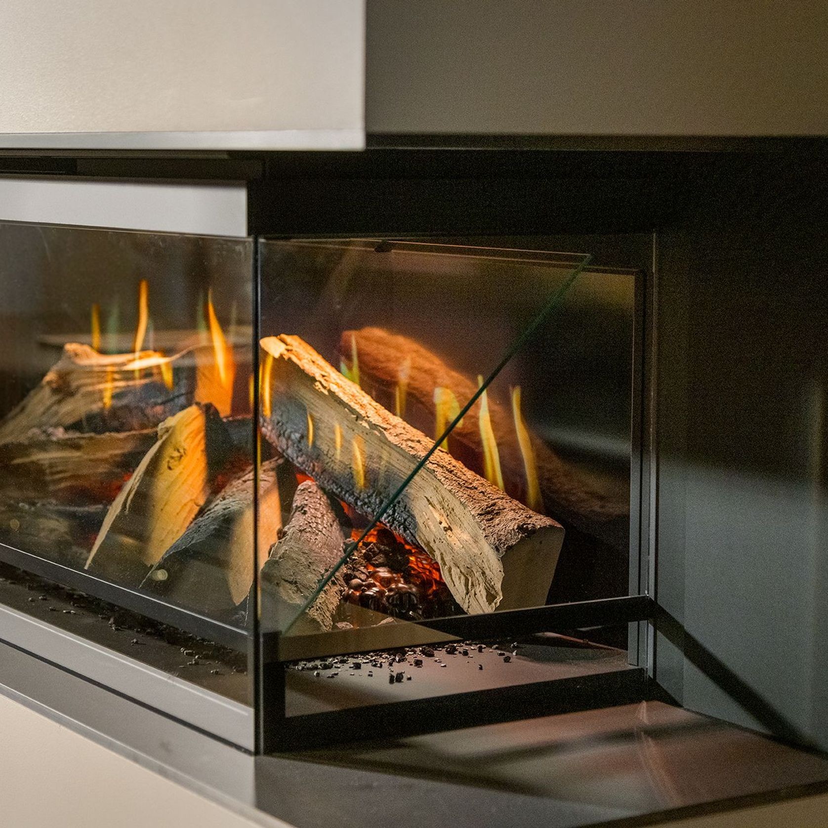E-One 130 S - 3 Sided Electric Fireplace gallery detail image