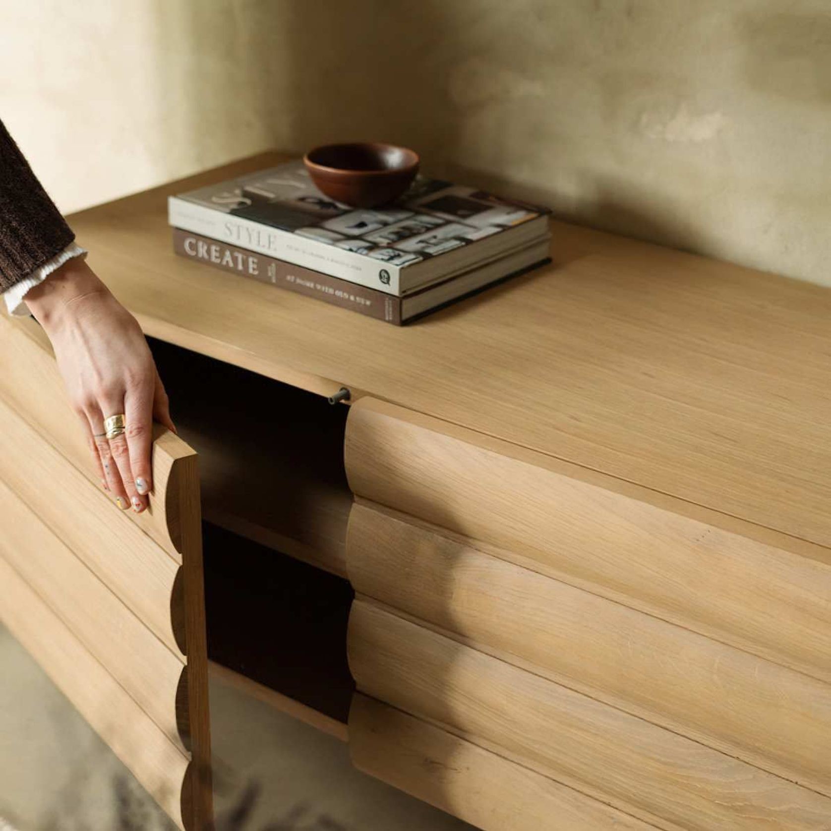 Flow Entertainment Unit gallery detail image