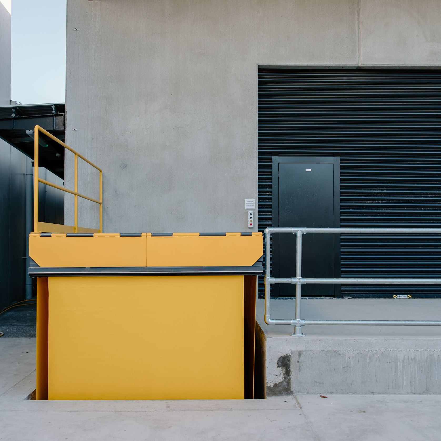 Elevating Dock Scissor Lifts gallery detail image