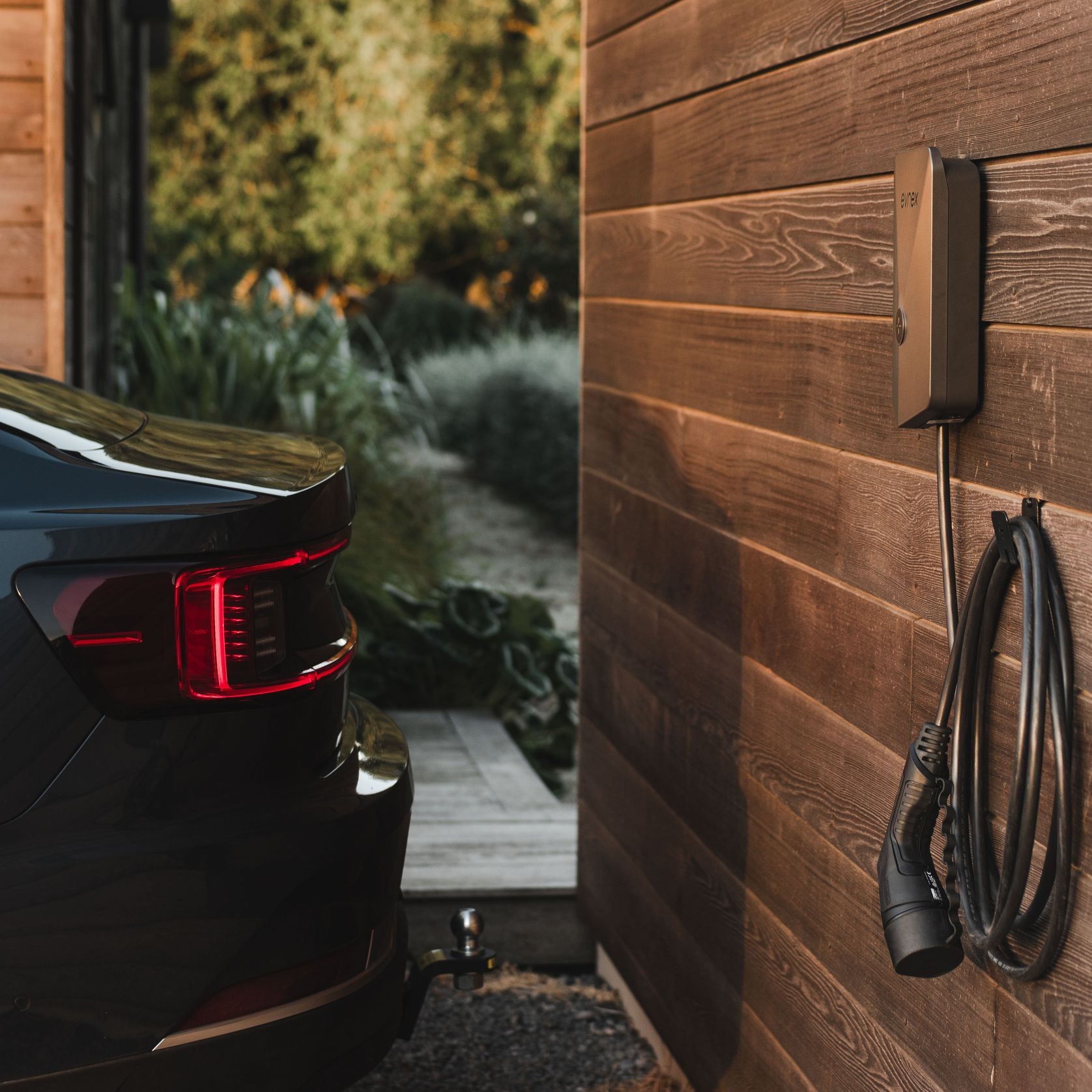 E2 Plus single-phase charger gallery detail image