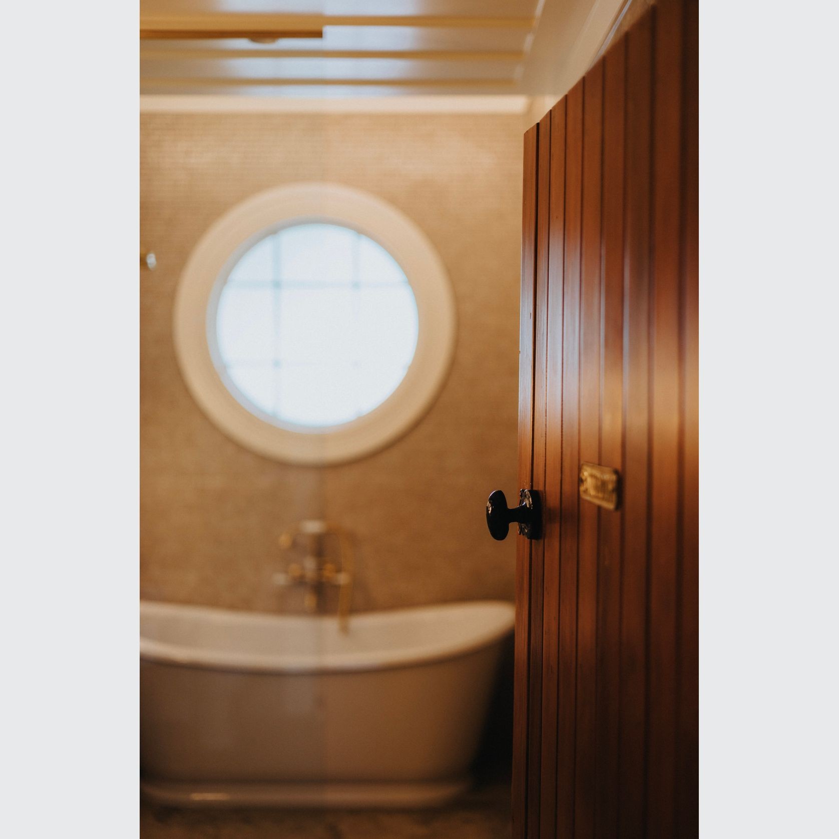 Round Windows gallery detail image