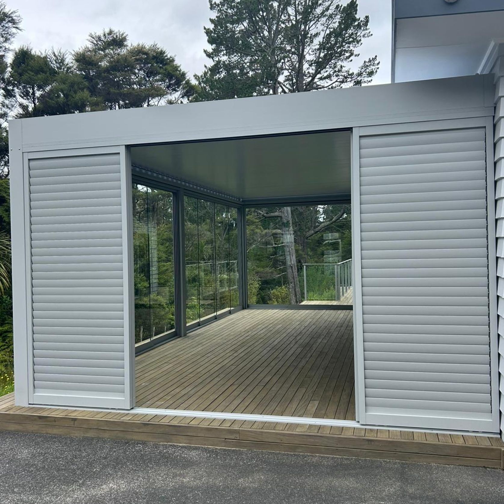 Louvrelite® 88 Sliding Shade System gallery detail image
