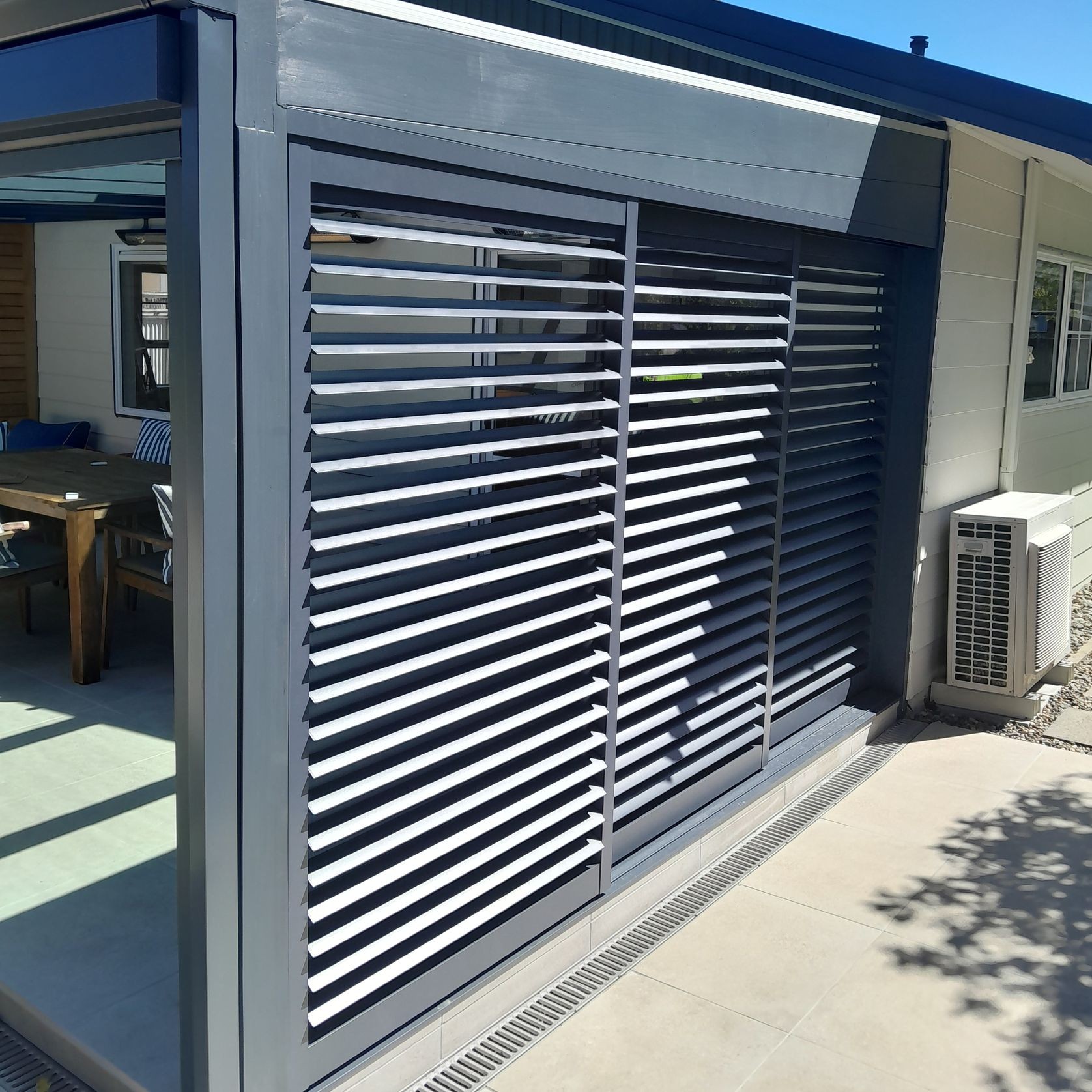 Louvrelite® 88 Sliding Shade System gallery detail image