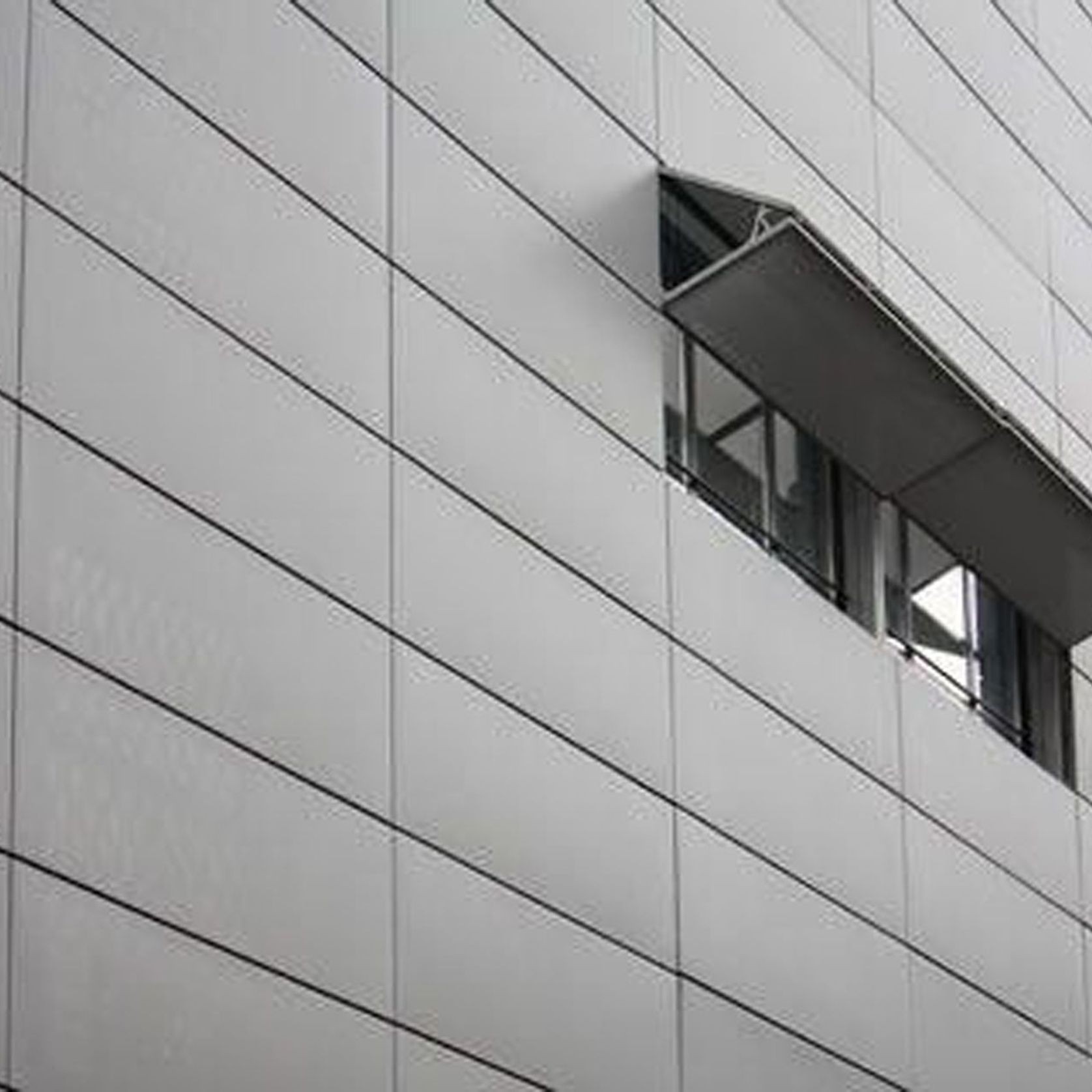 Motorised Horizontal Bi-Fold Screens | BeluTec gallery detail image