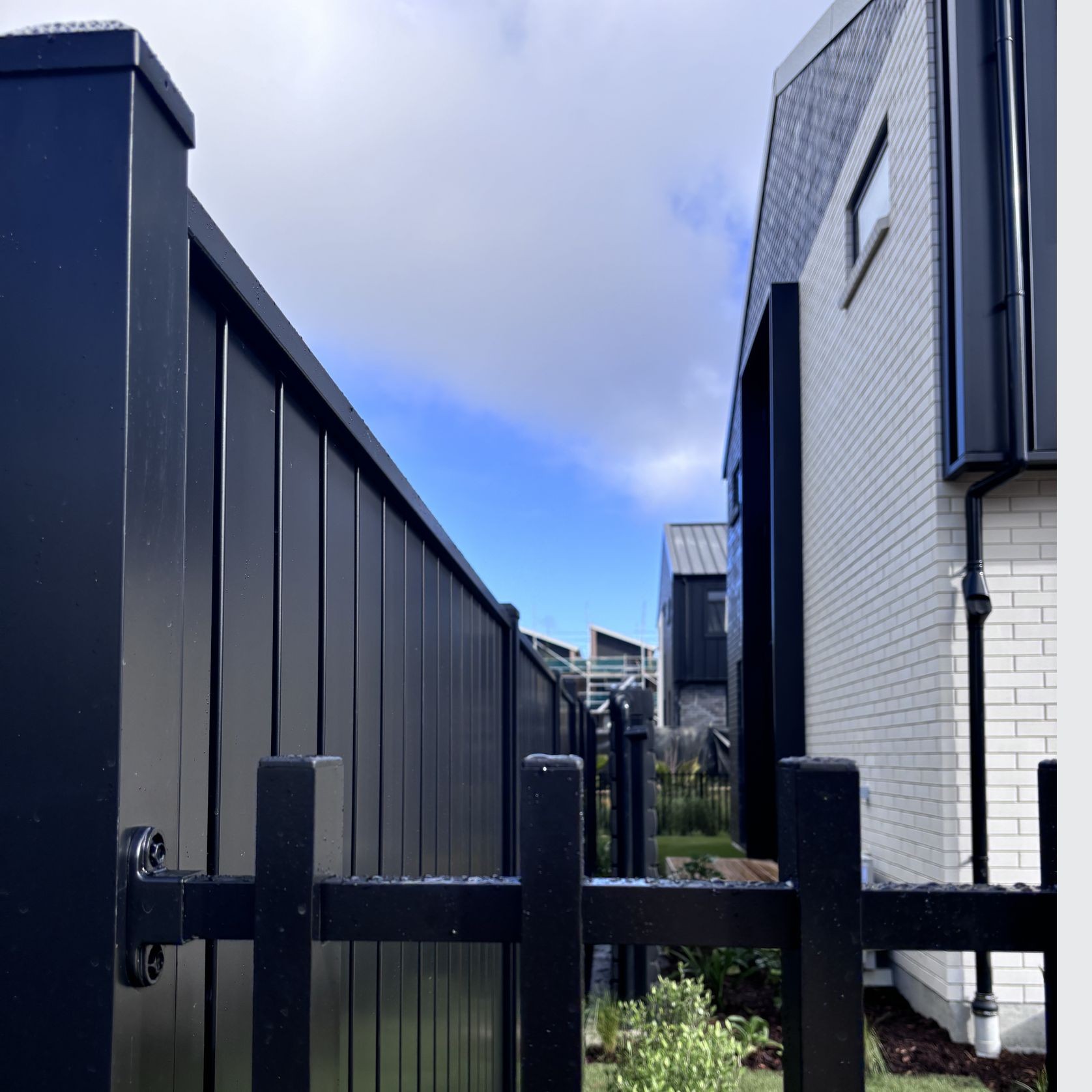 Mako Vertical Slat Fence gallery detail image