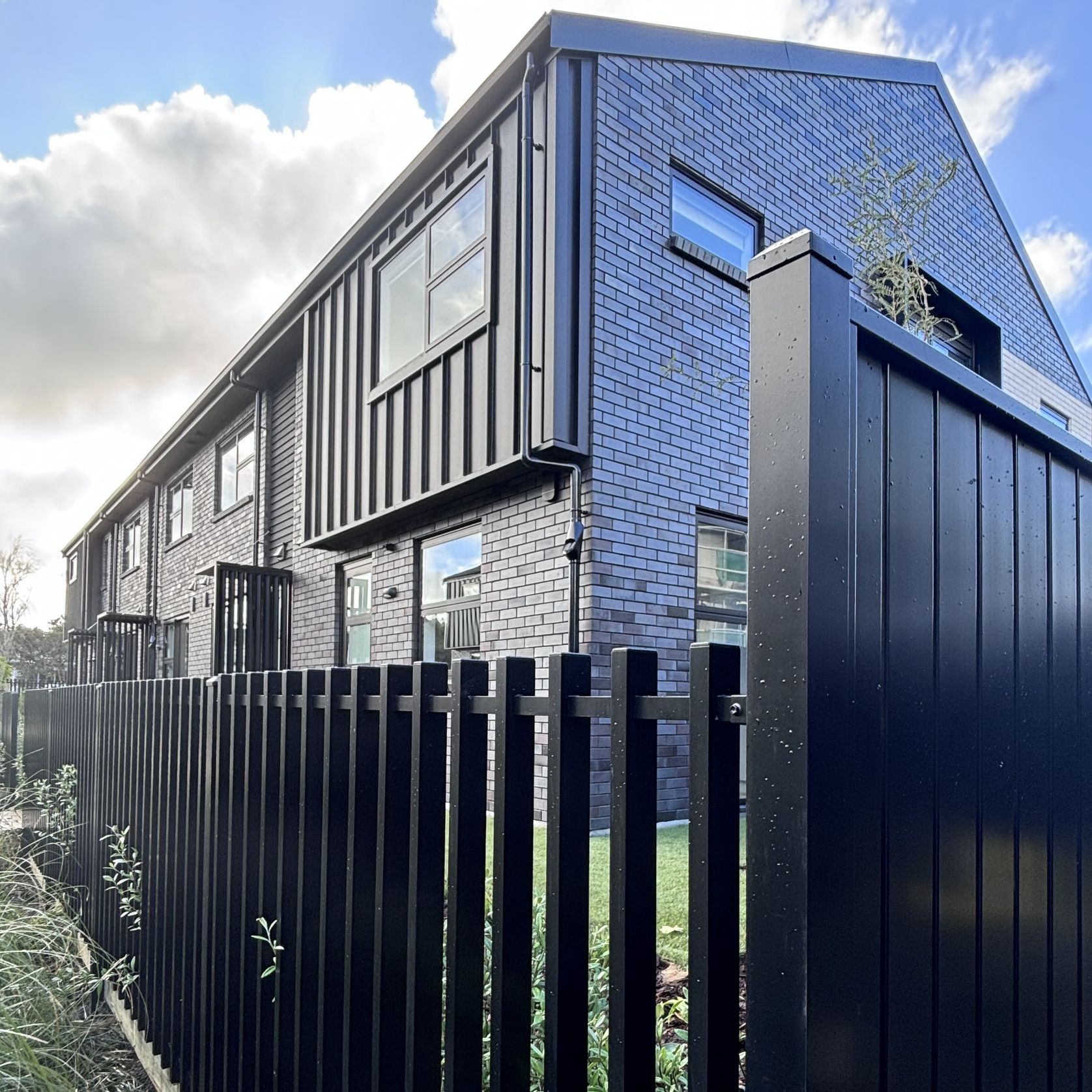Mako Vertical Slat Fence gallery detail image