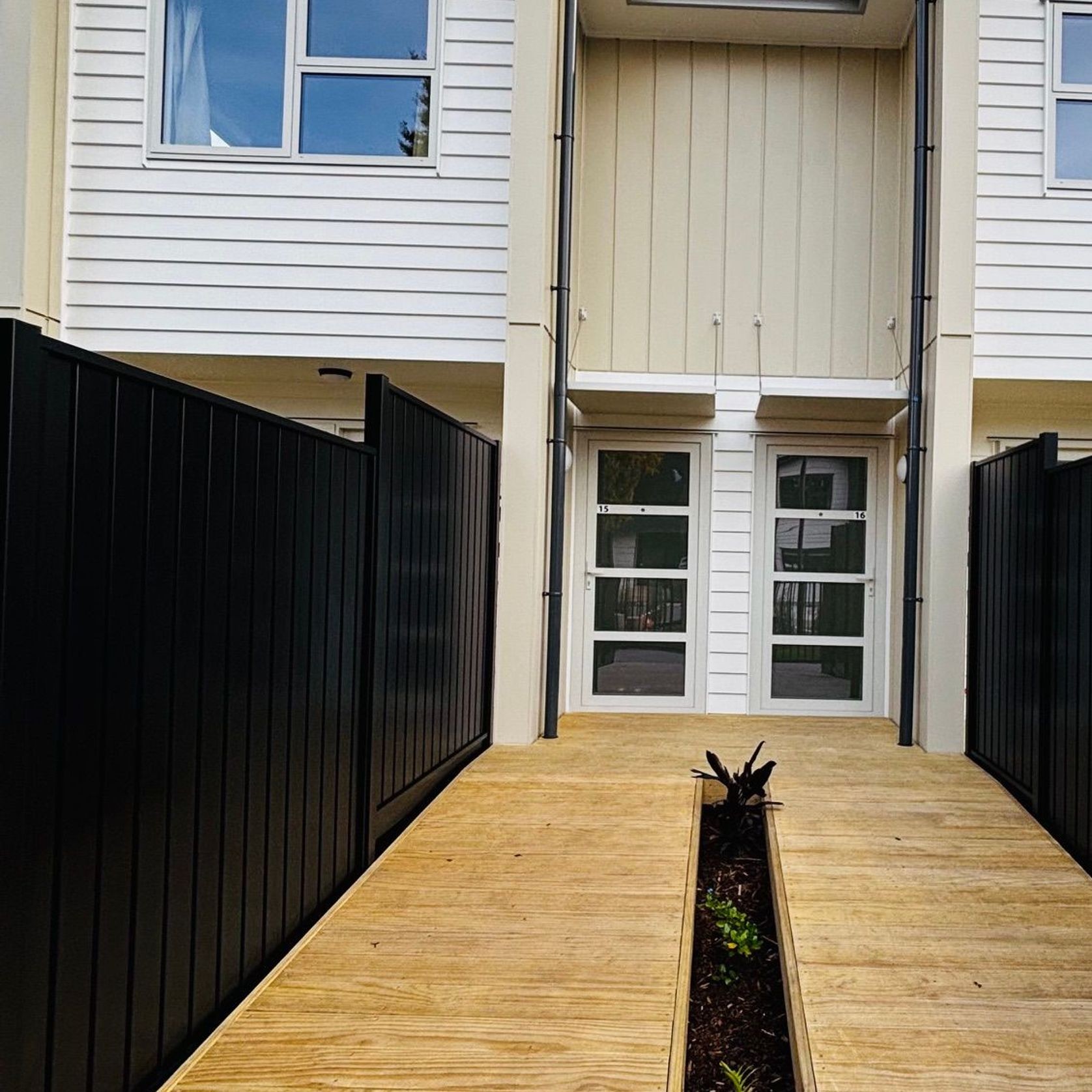 Mako Vertical Slat Fence gallery detail image