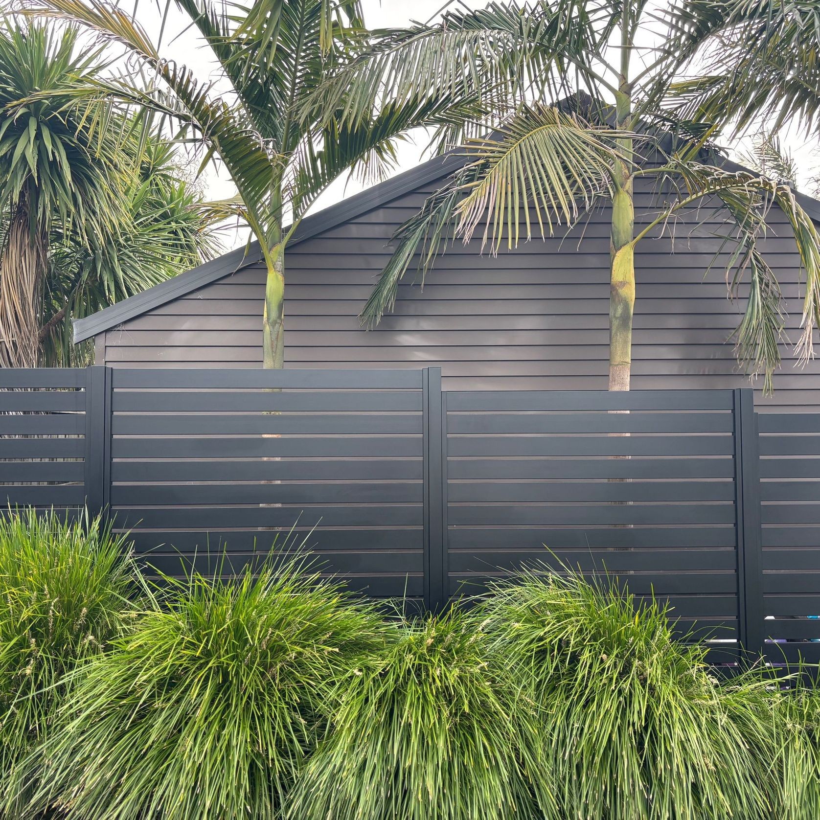 Mako Horizontal Slat Fence gallery detail image