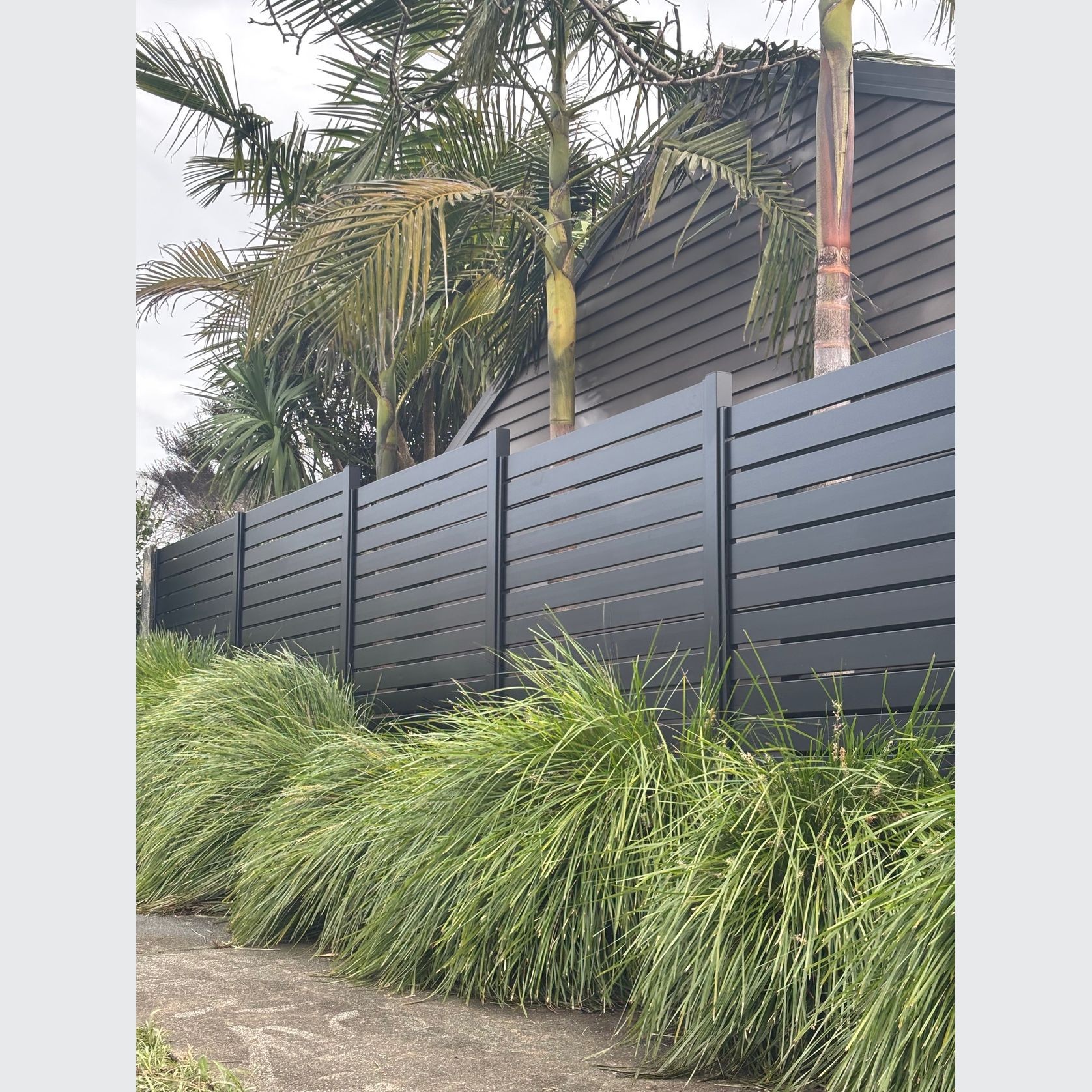 Mako Horizontal Slat Fence gallery detail image