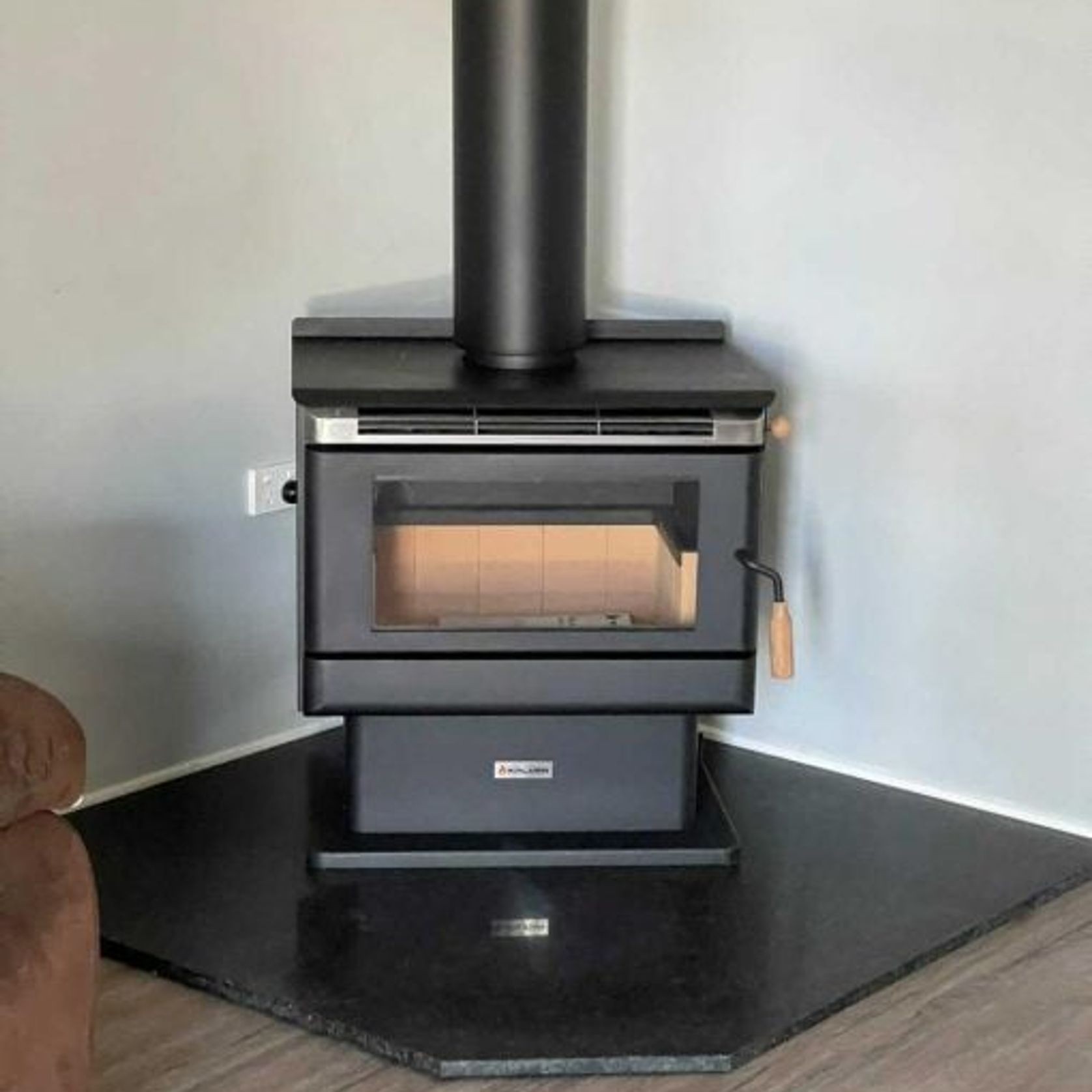 Foundry 1425 x 1425 Black Granite Corner Hearth gallery detail image