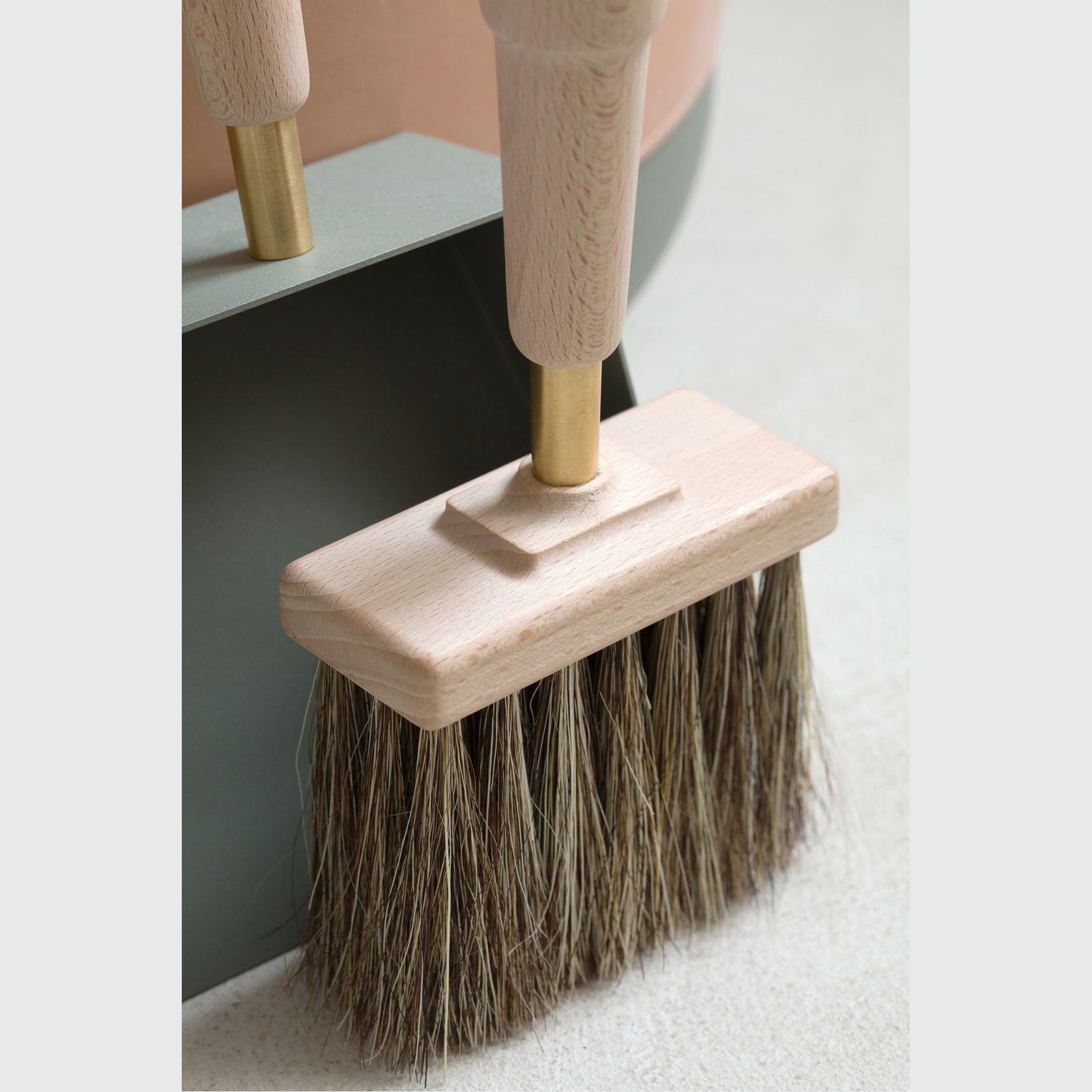 Eldvarm - Shovel & Brush gallery detail image