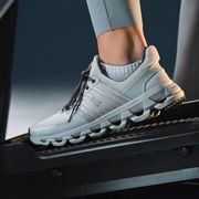 Symbio Incline Elliptical gallery detail image