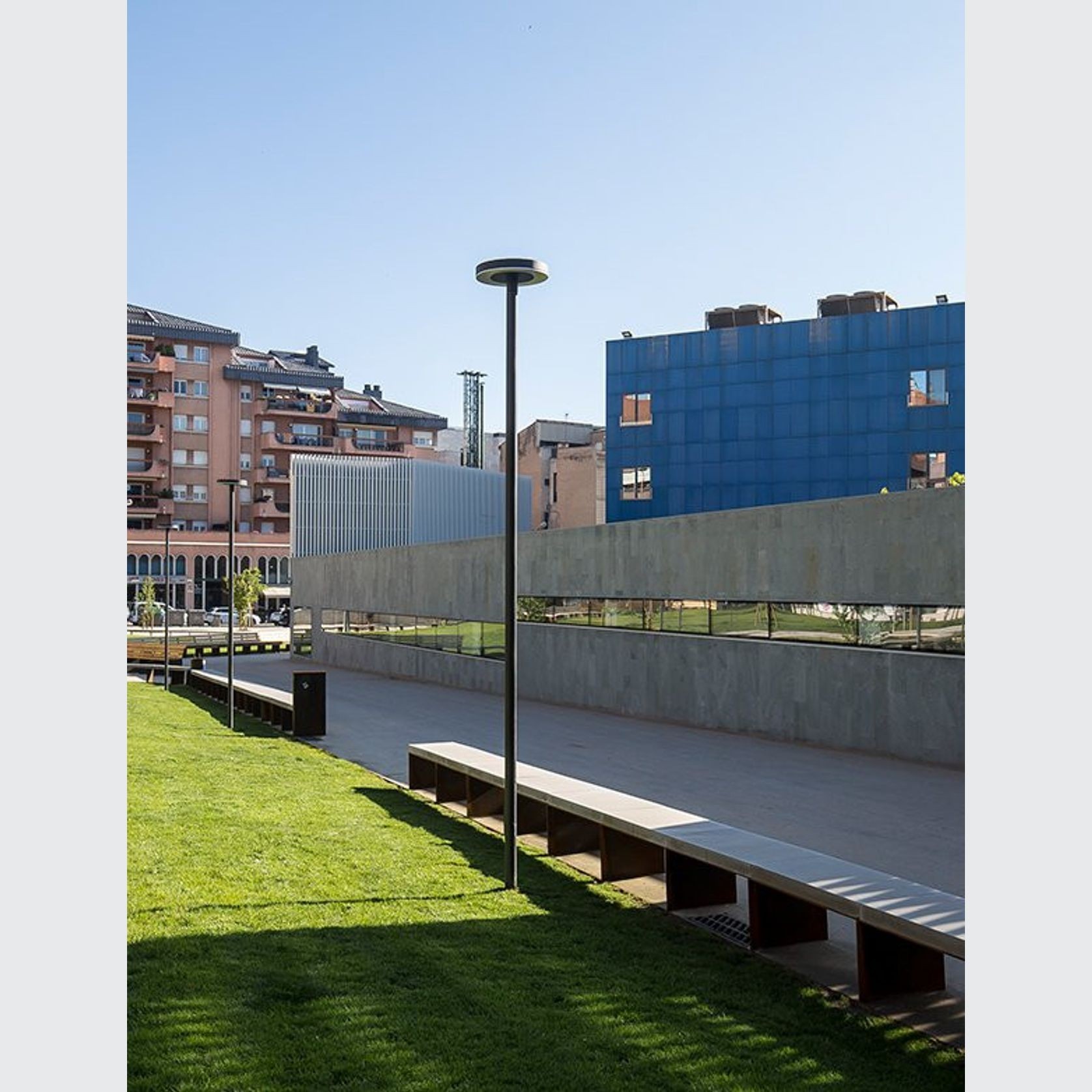 Pole Light Urban Distribution Rotosymmetric Cut Off gallery detail image