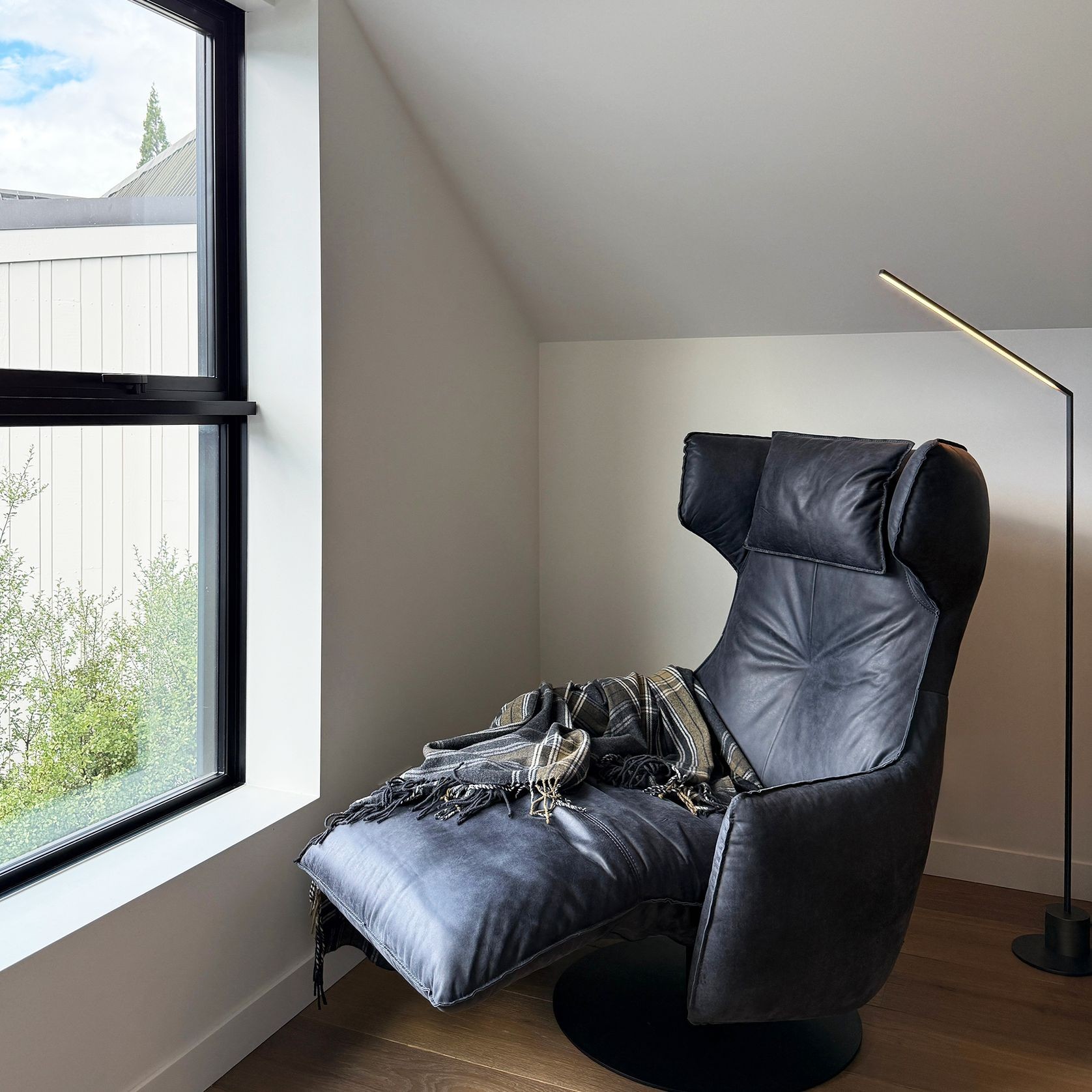 Essential Lettura Floor Lamp gallery detail image