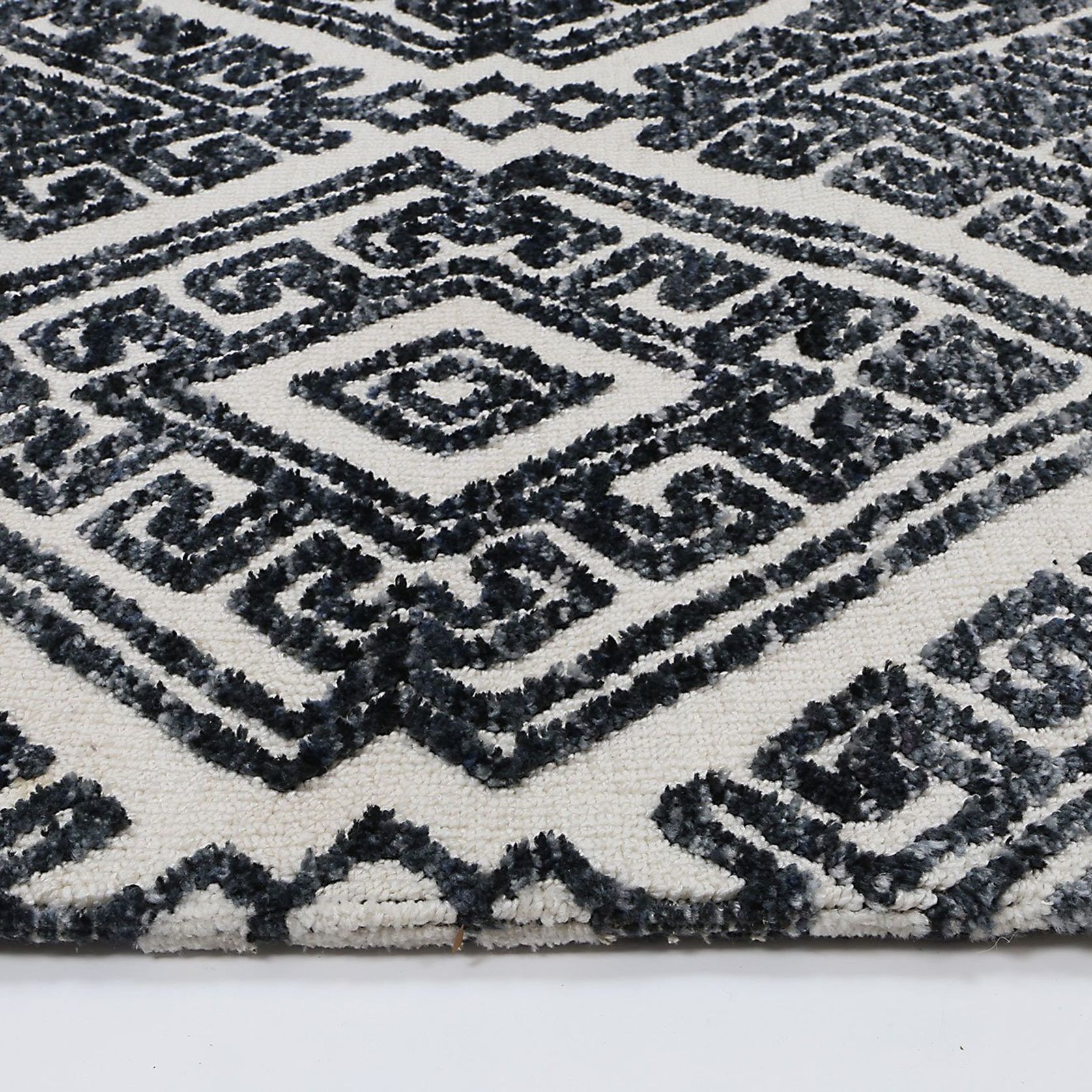 Alayah Diamond Anthracite Rug gallery detail image