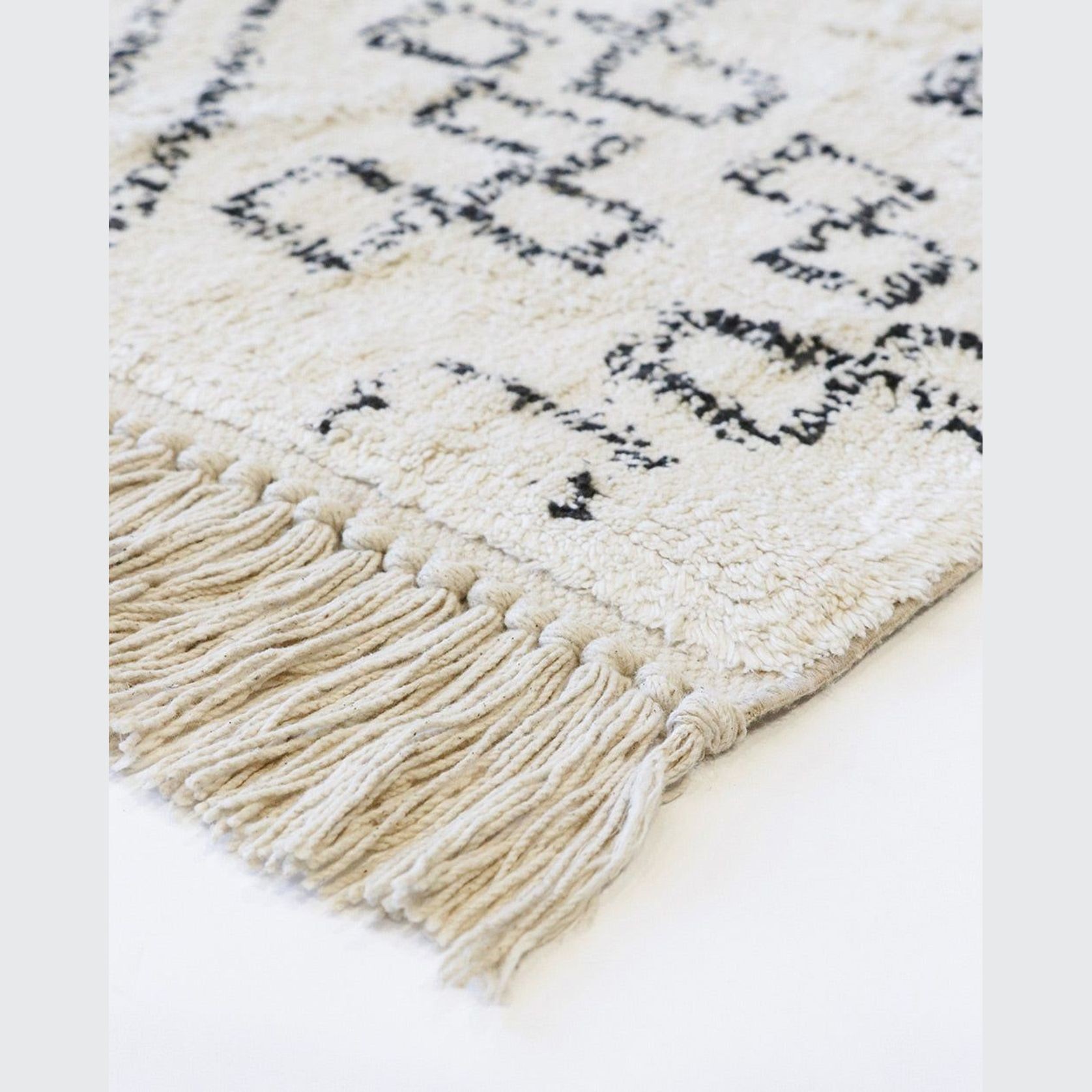 Baya Awan Handtufted Floor Rug - Black-Natural White gallery detail image