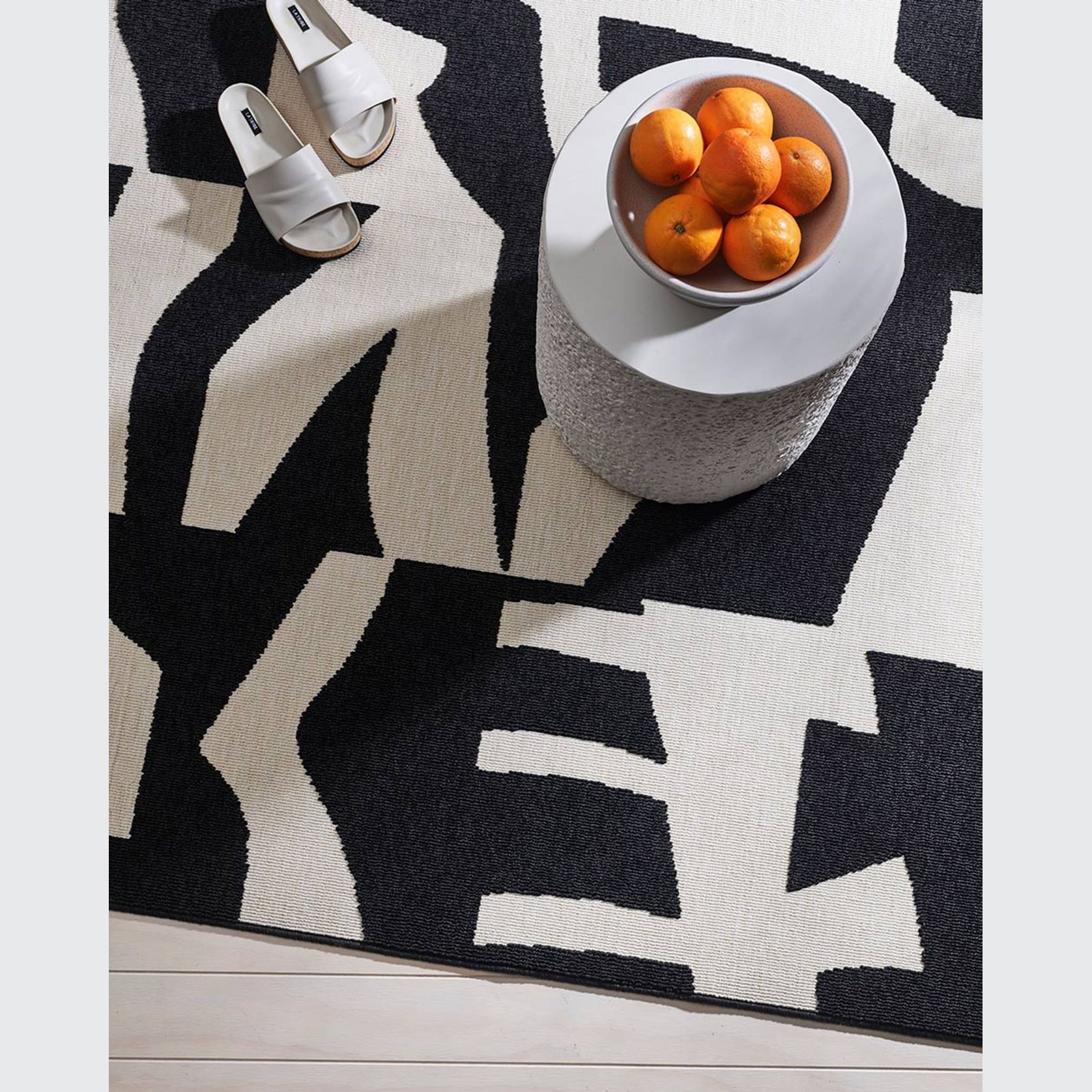 Baya Copacabana In-Outdoor Rug | Colour Black/Ecru gallery detail image
