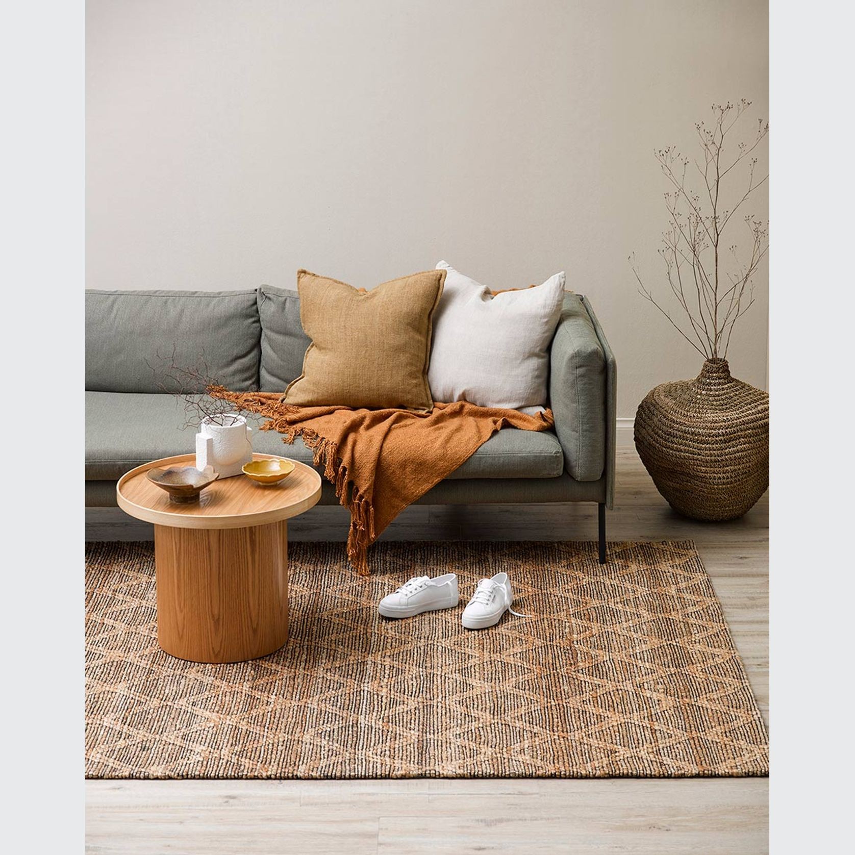 Baya Genoa Hemp Floor Rug - Natural/Black gallery detail image