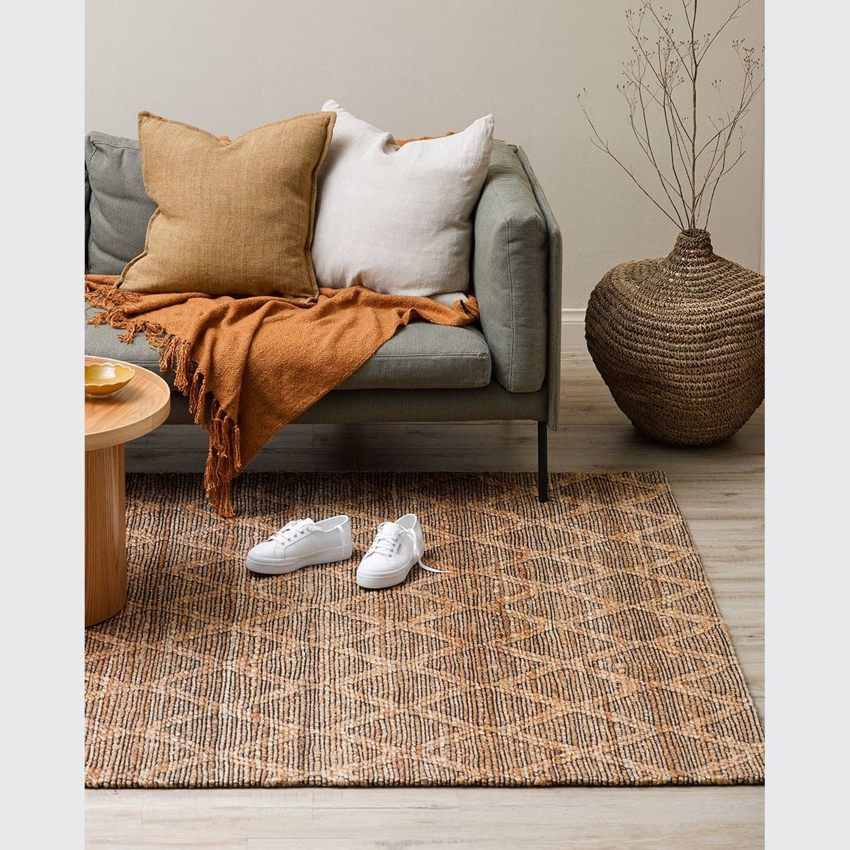 Baya Genoa Hemp Floor Rug - Natural/Black gallery detail image