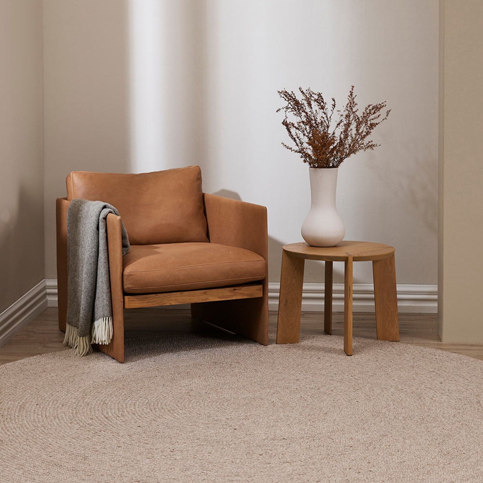 Baya Tairua Handbraided Circular Rug - Natural/Straw gallery detail image