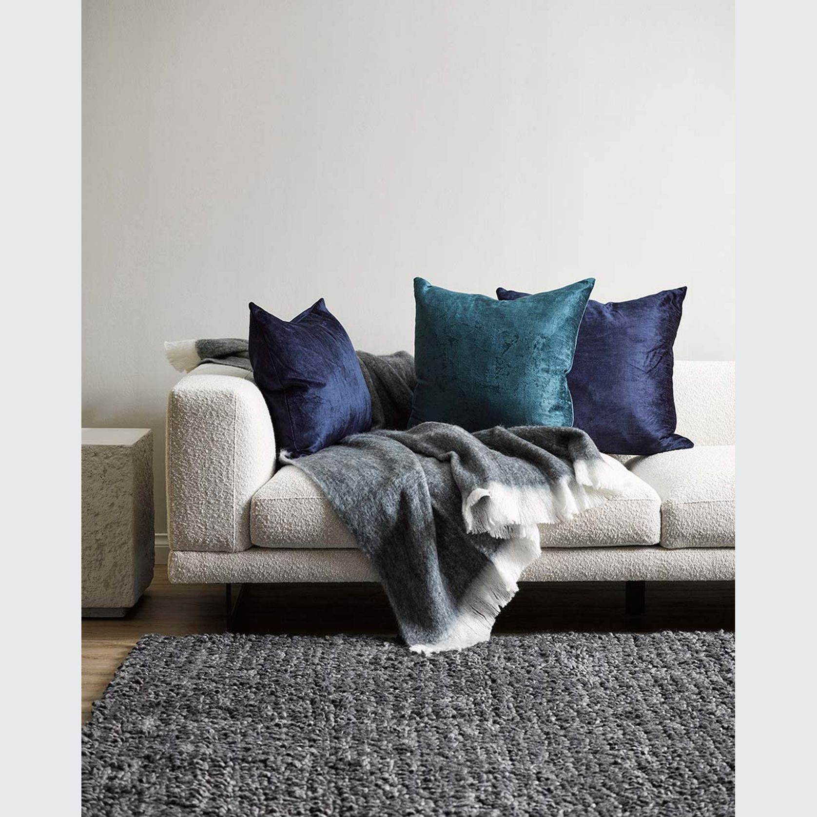Baya Wanaka Handwoven Loop and Cut Pile Rug - Dark Grey gallery detail image