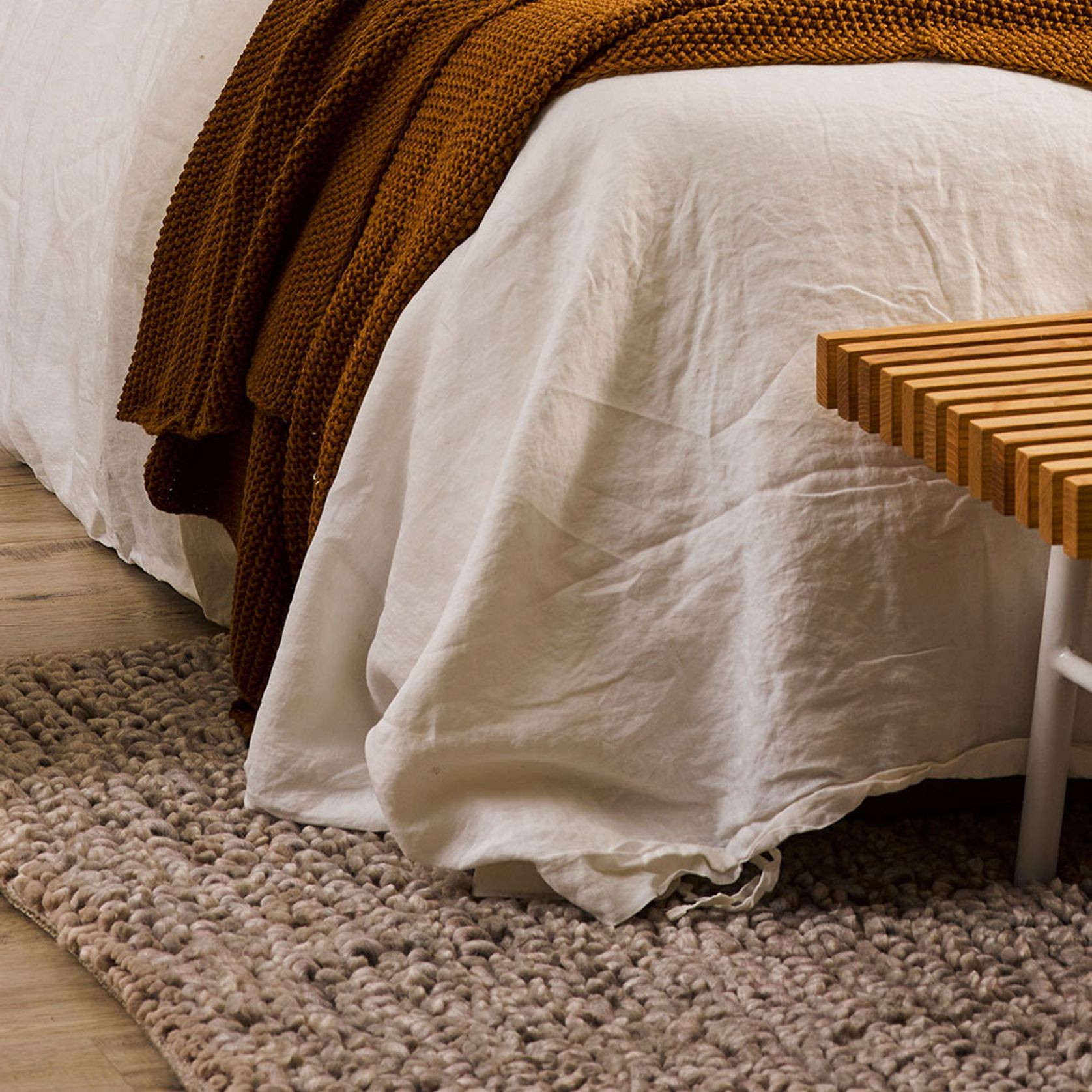Baya Wanaka Handwoven Loop and Cut Pile Rug - Light Grey gallery detail image