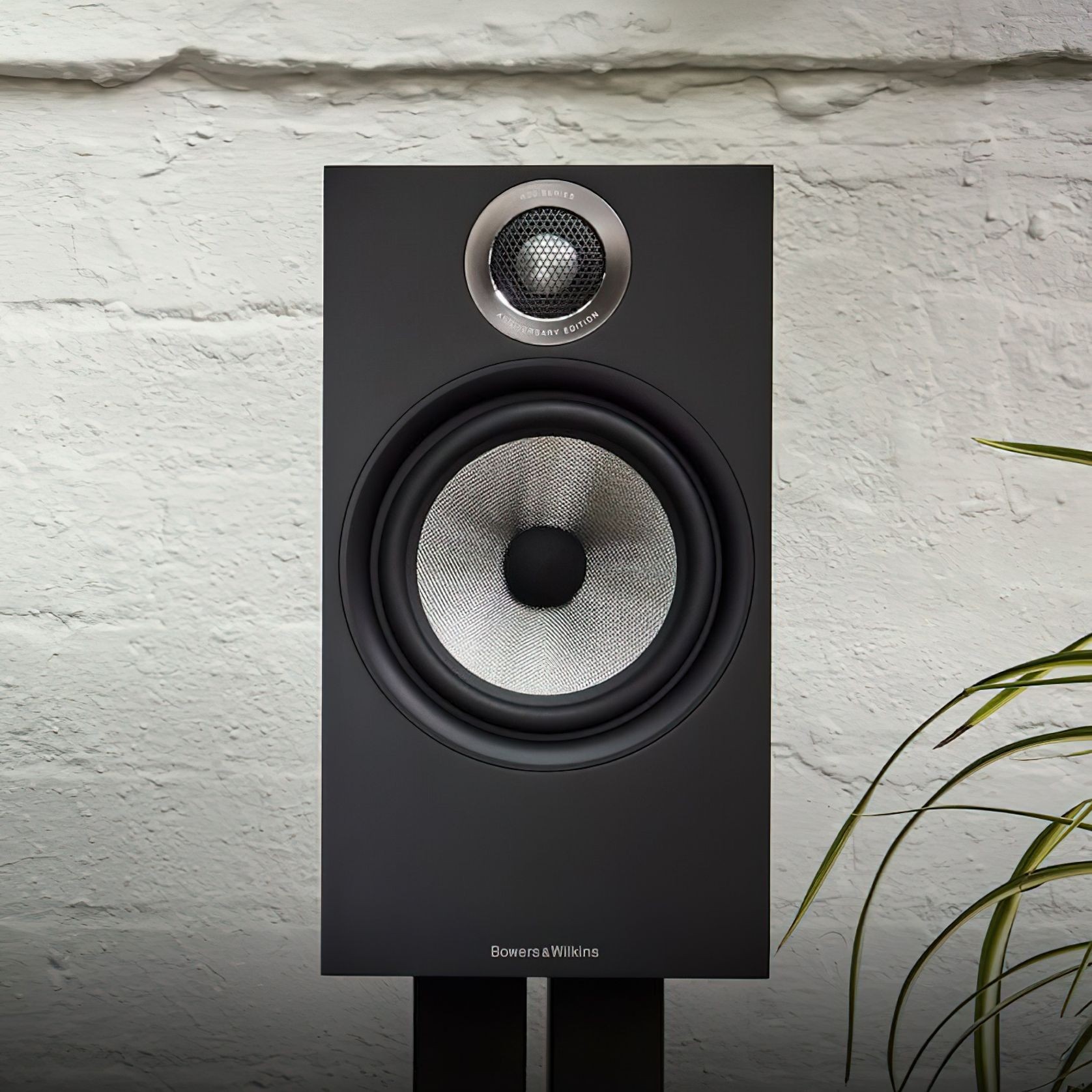 Bowers & Wilkins 606 S2 Stand-Mount Speaker gallery detail image